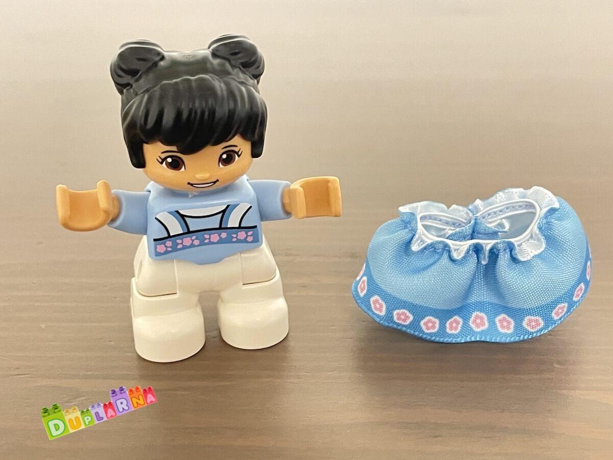 Lego Duplo Dítě - holčička se sukýnkou