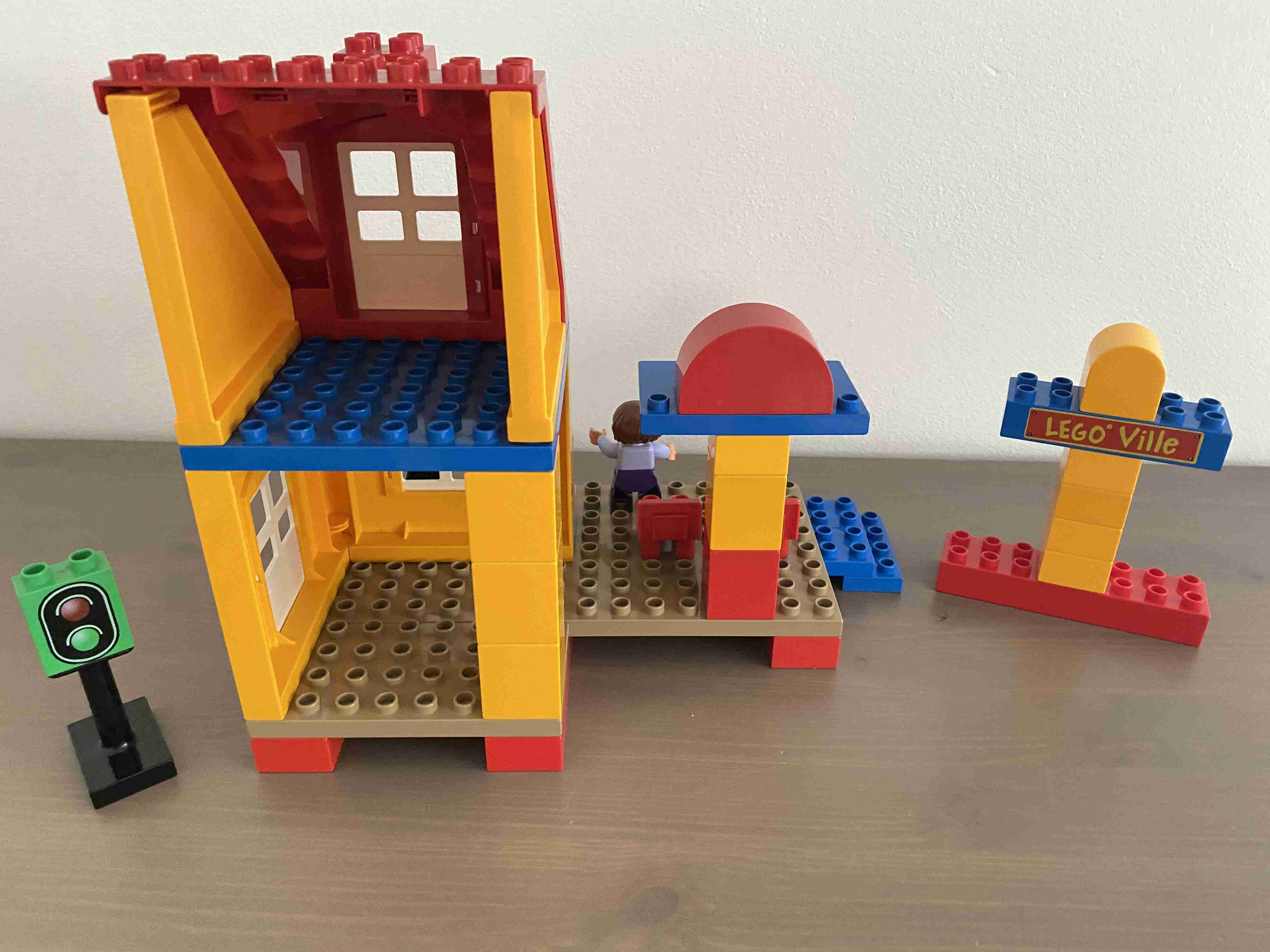 Lego Duplo 3778 - nádraží / zastávka pro vlak 