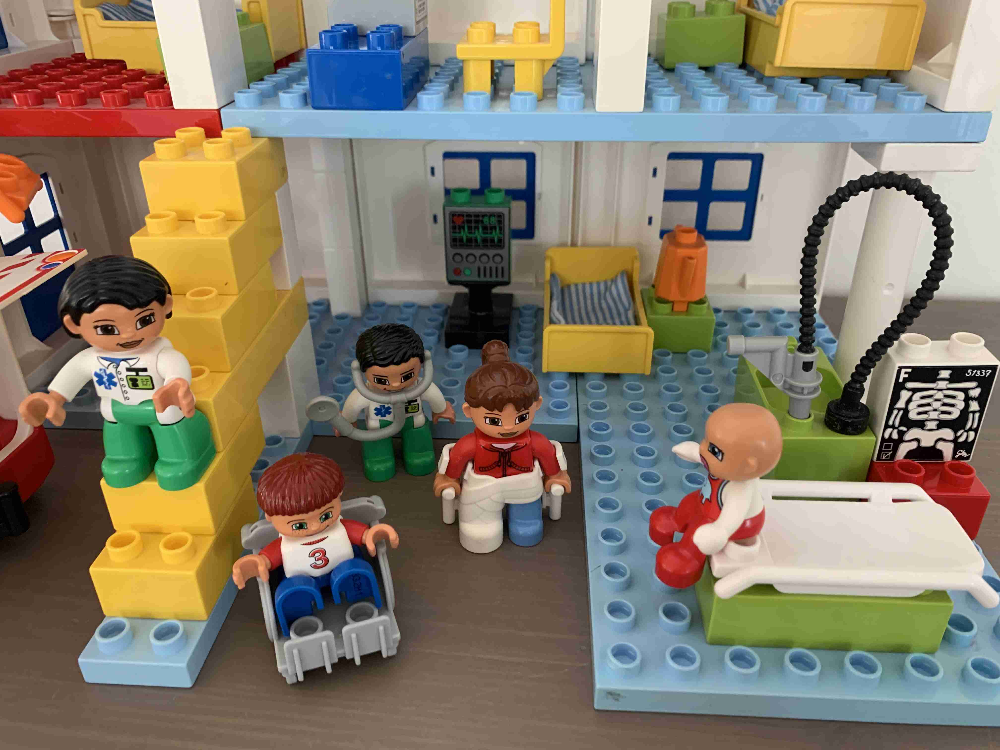Lego Duplo 5795 - Velká městská nemocnice