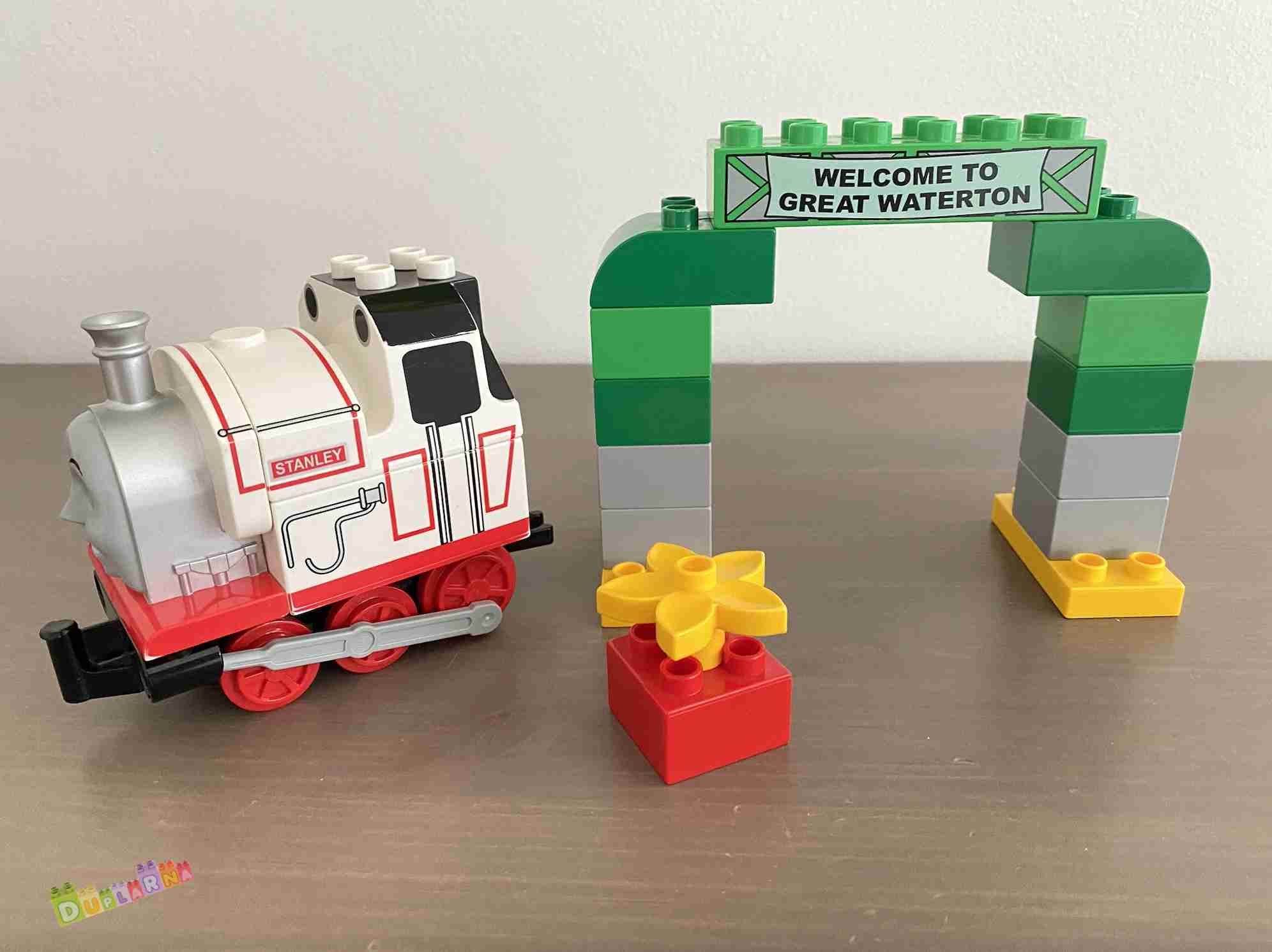 Lego Duplo 5545 - Mašinka Tomáš - Stanley ve městě Great Waterton