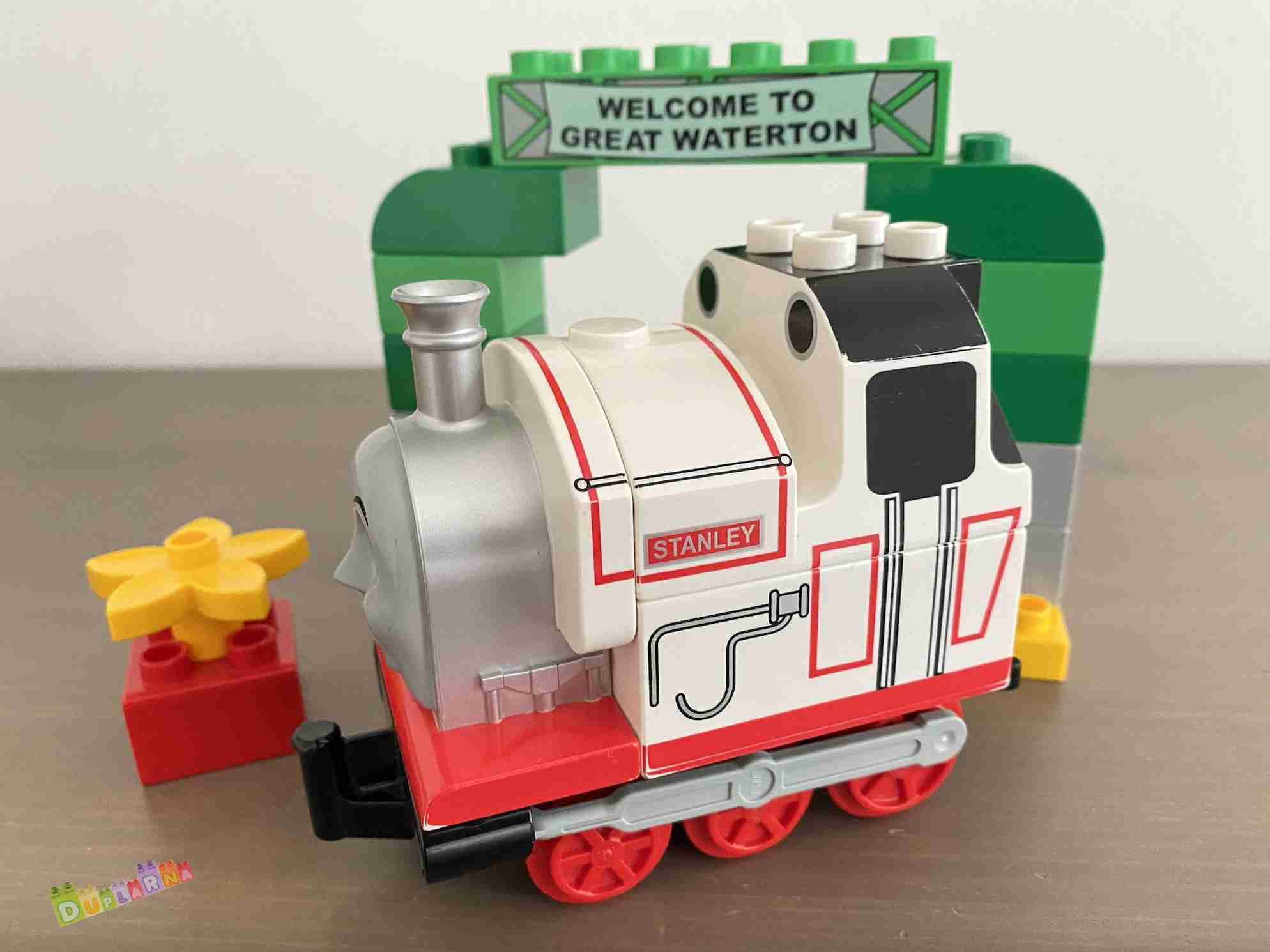 Lego Duplo 5545 - Mašinka Tomáš - Stanley ve městě Great Waterton