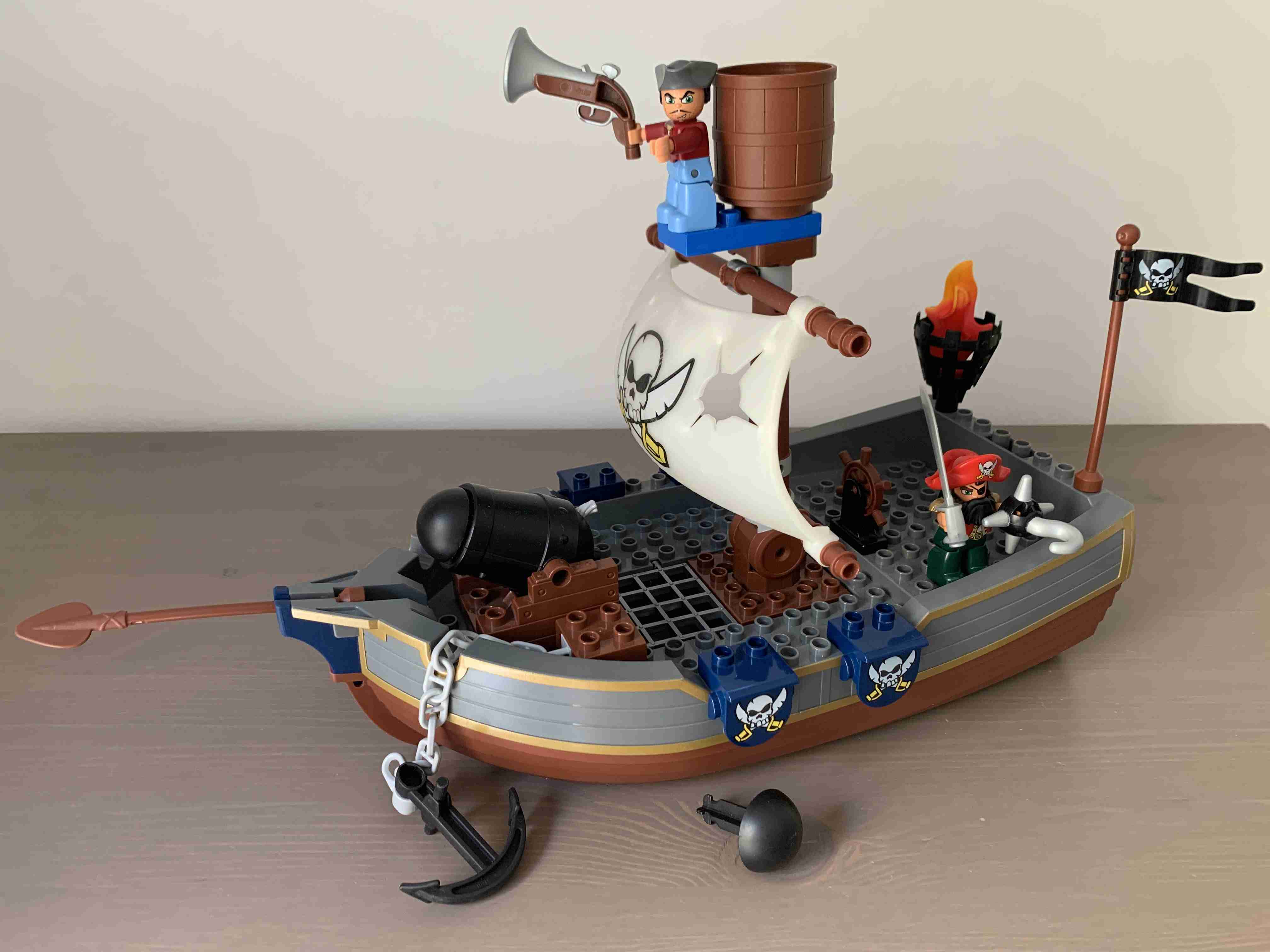 Lego Duplo 7881 - Pirátská loď se svítící plachtou