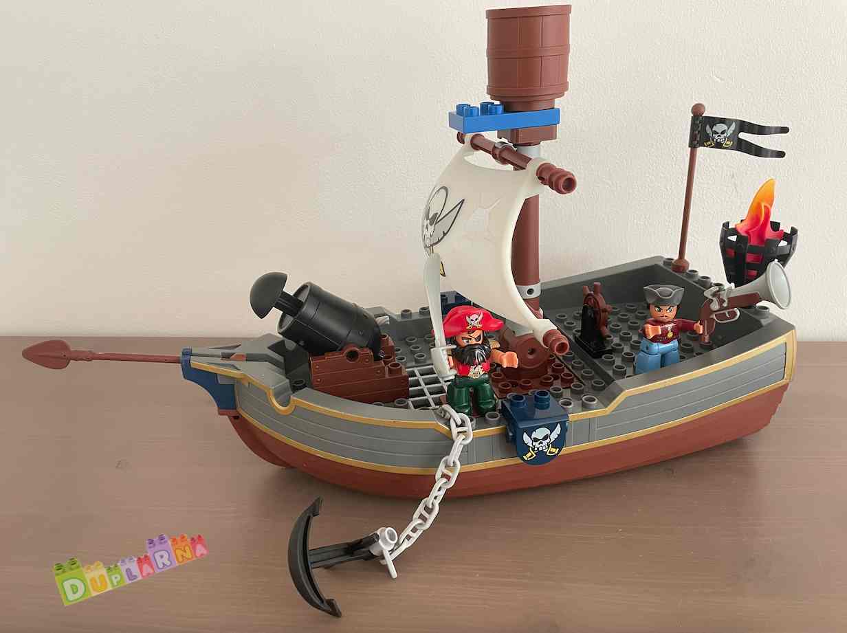 Lego Duplo 7881 - Pirátská loď se svítící plachtou