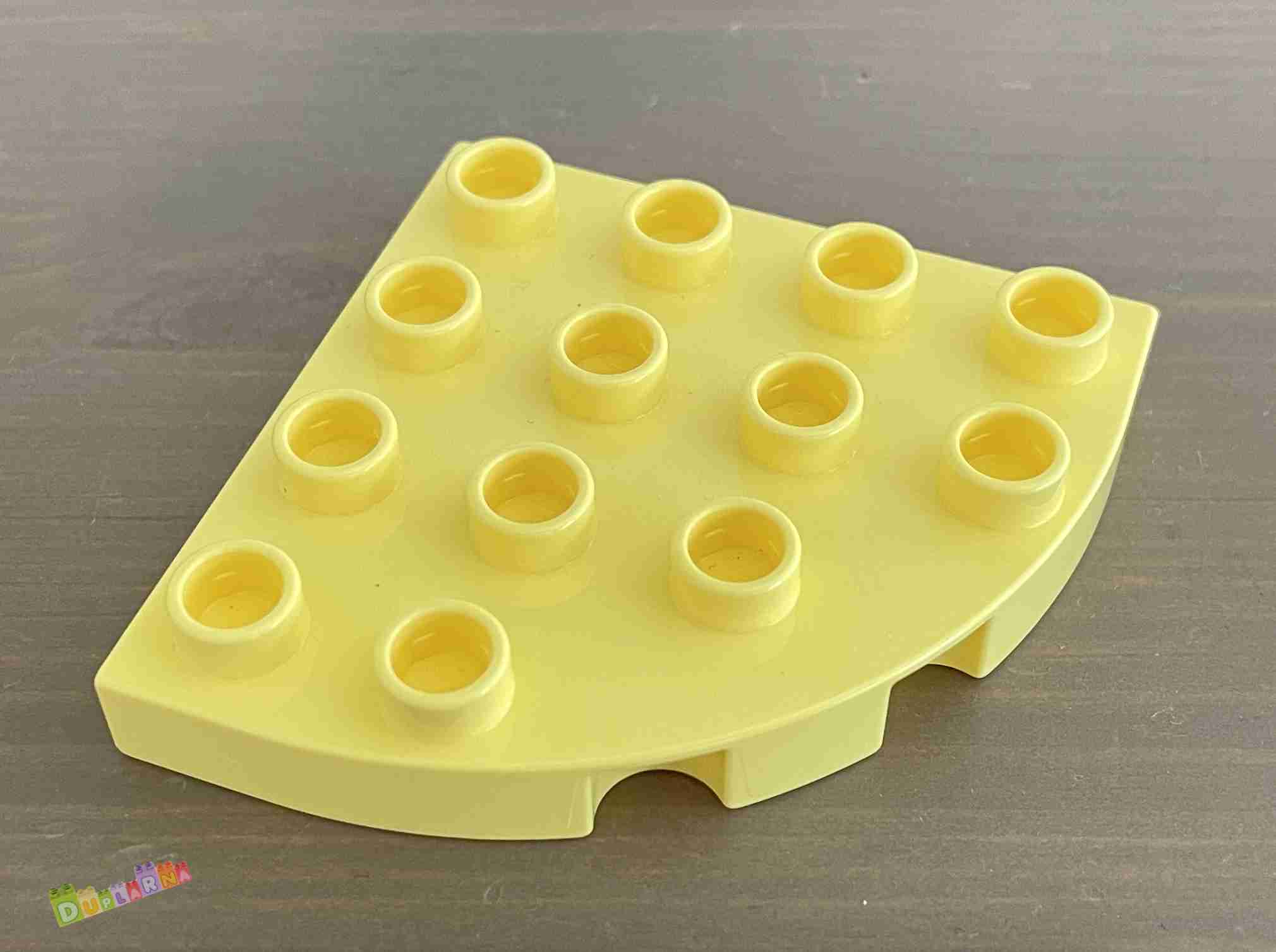 Lego Duplo Podložka 4x4 zaoblená žlutá