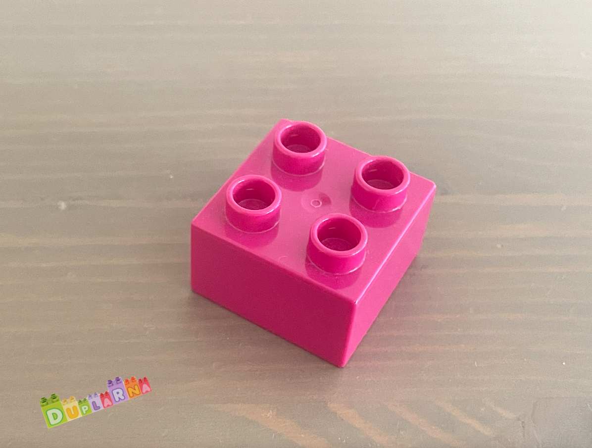 Lego Duplo - Kostka / kostky 2x2 tmavě růžová
