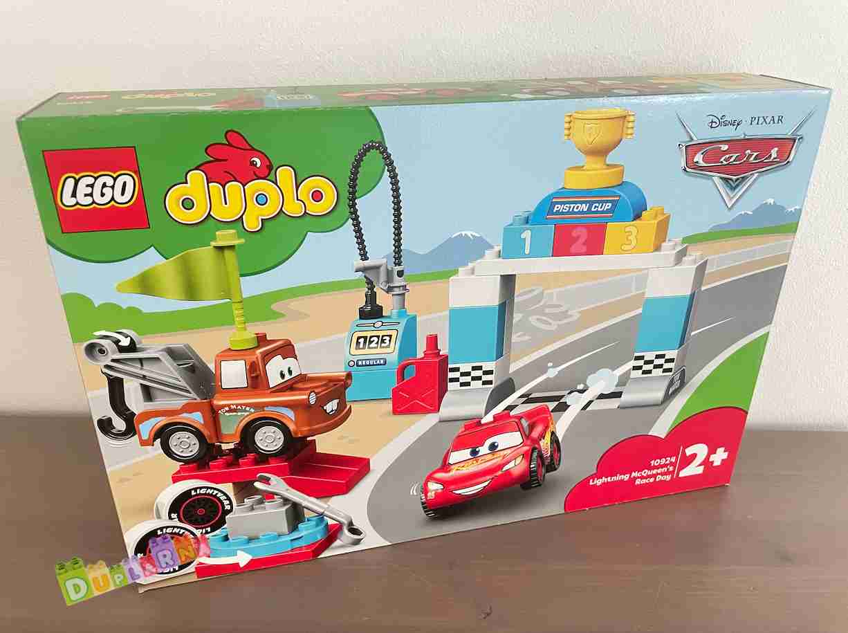 Lego Duplo 10924 - Cars / Závodní den Bleska McQueena