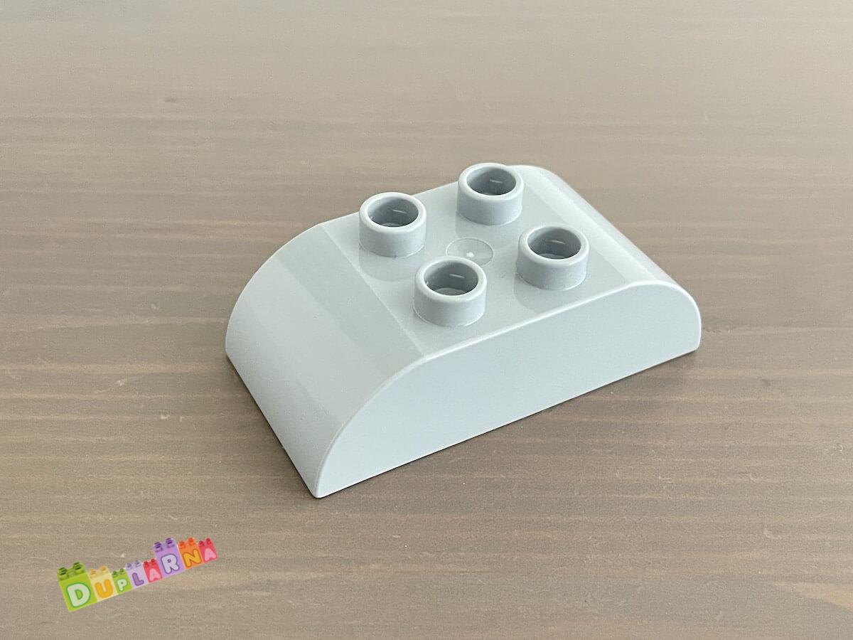 Lego Duplo Kostka 2x4 zaoblená světle šedá