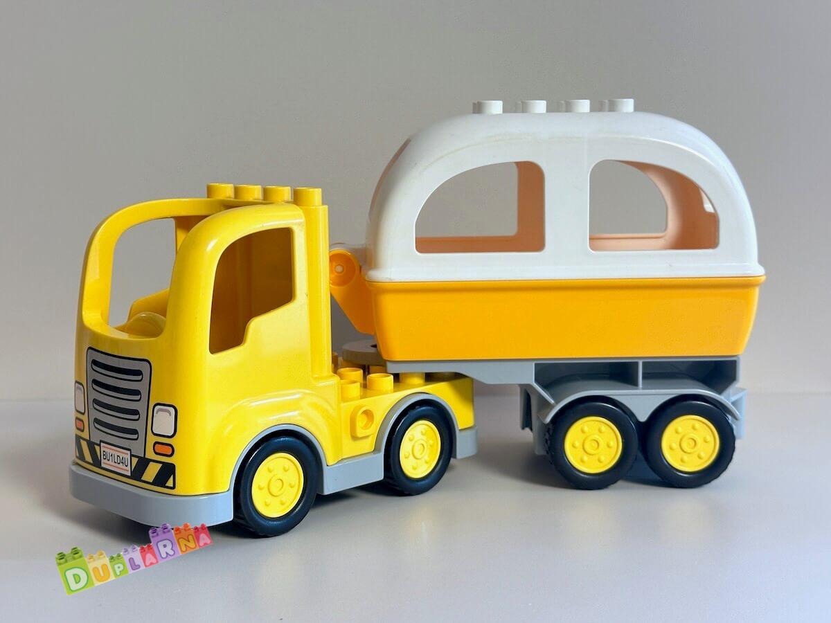 Lego Duplo - Auto a přívěs / Karavan