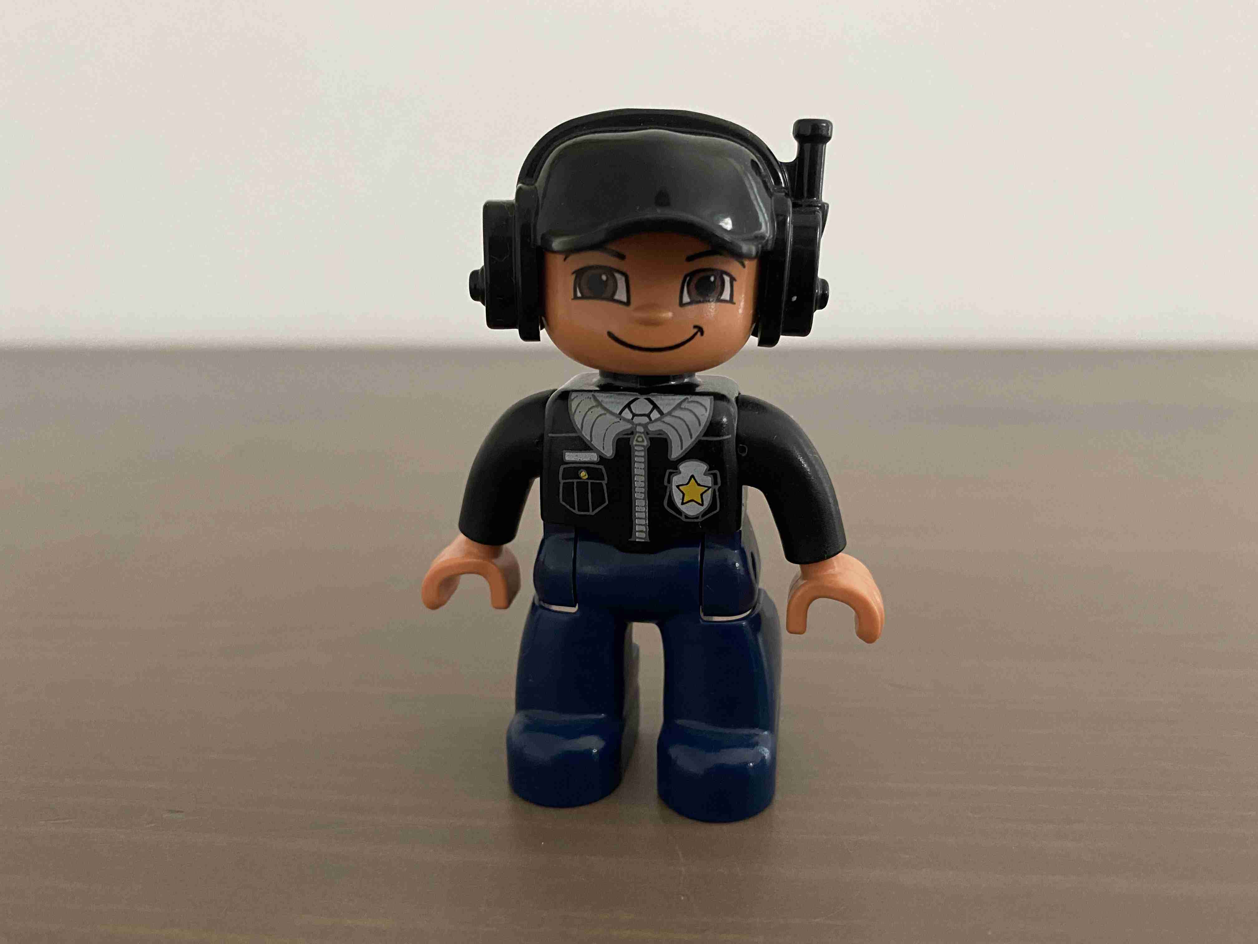 Lego Duplo Pán - Policista / pilot s helmou