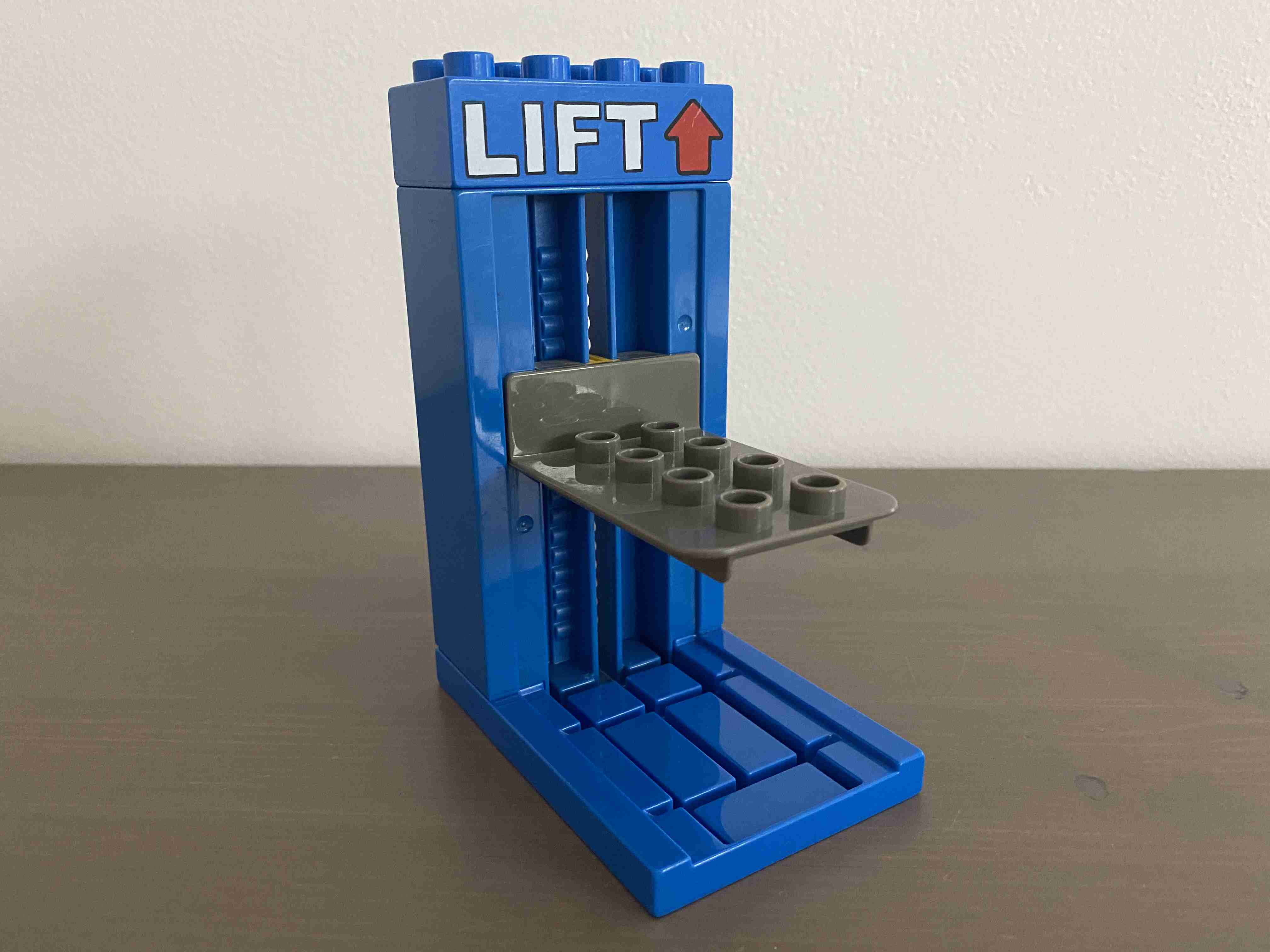 Lego Duplo výtah pro auta / zvedací plošina