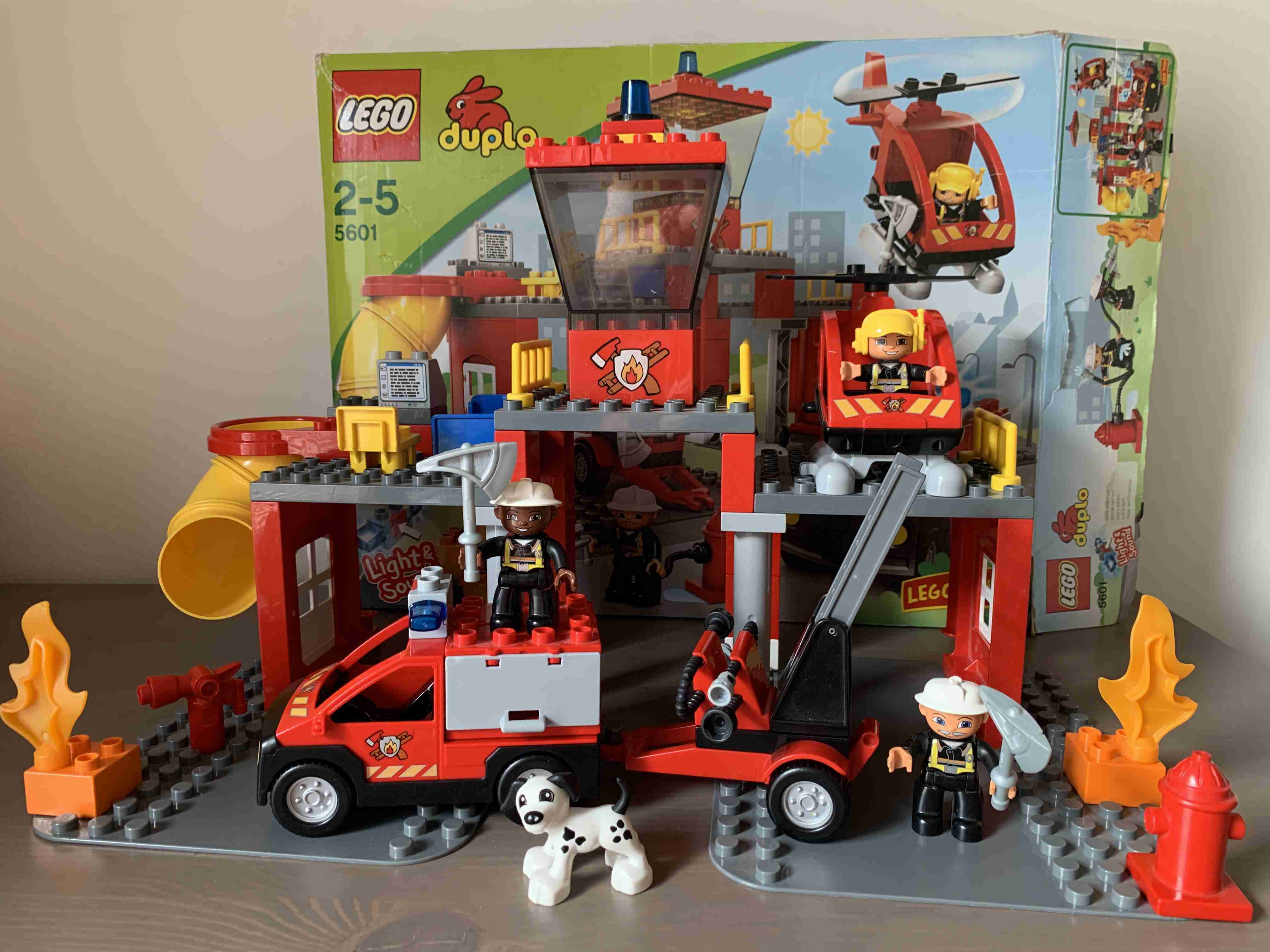 Lego Duplo 5601 - Hasičská stanice / Hasiči
