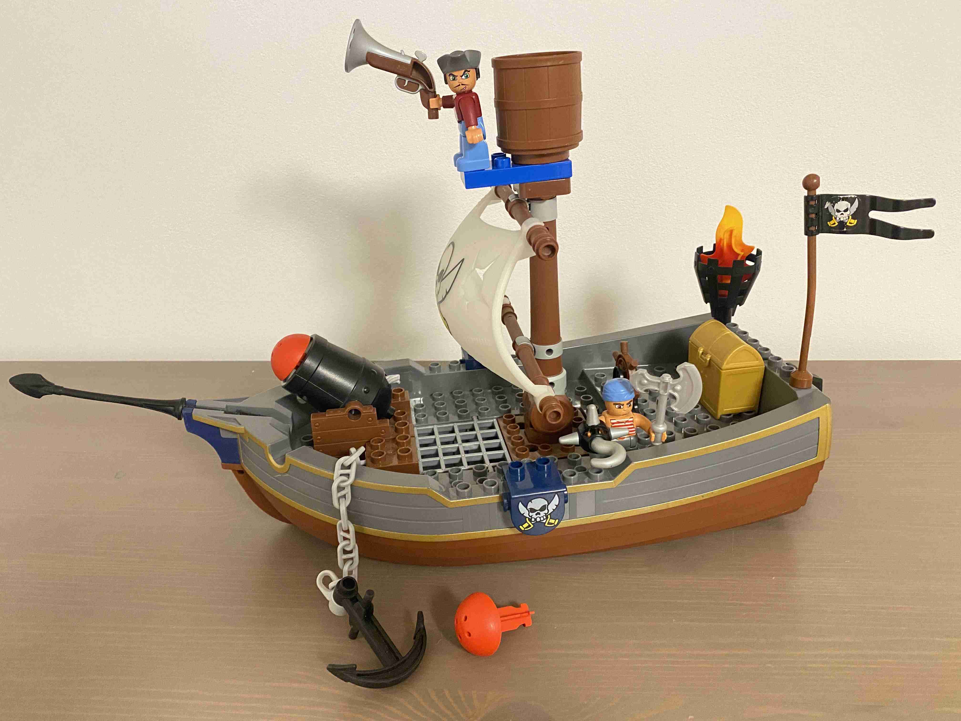 Lego Duplo 7881 - Pirátská loď se svítící plachtou