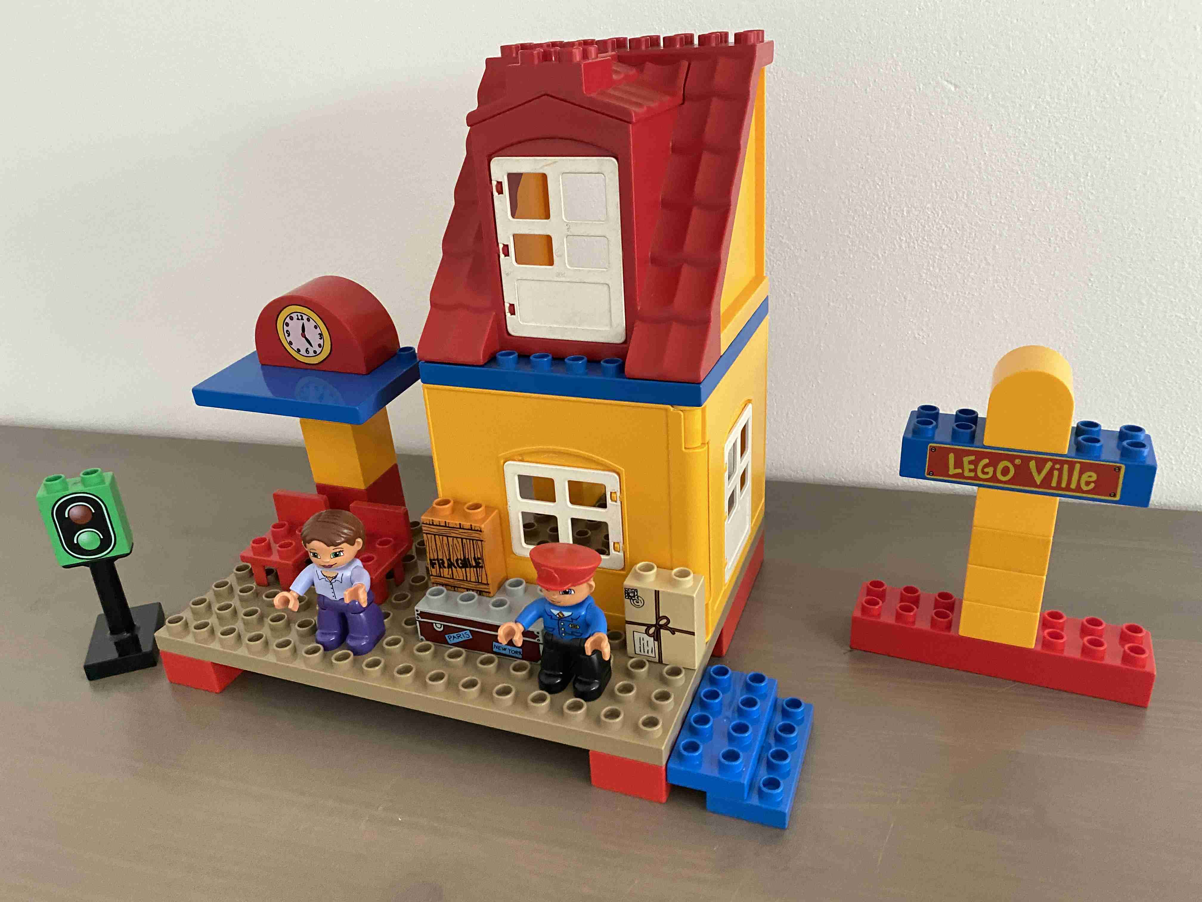 Lego Duplo 3778 - nádraží / zastávka pro vlak
