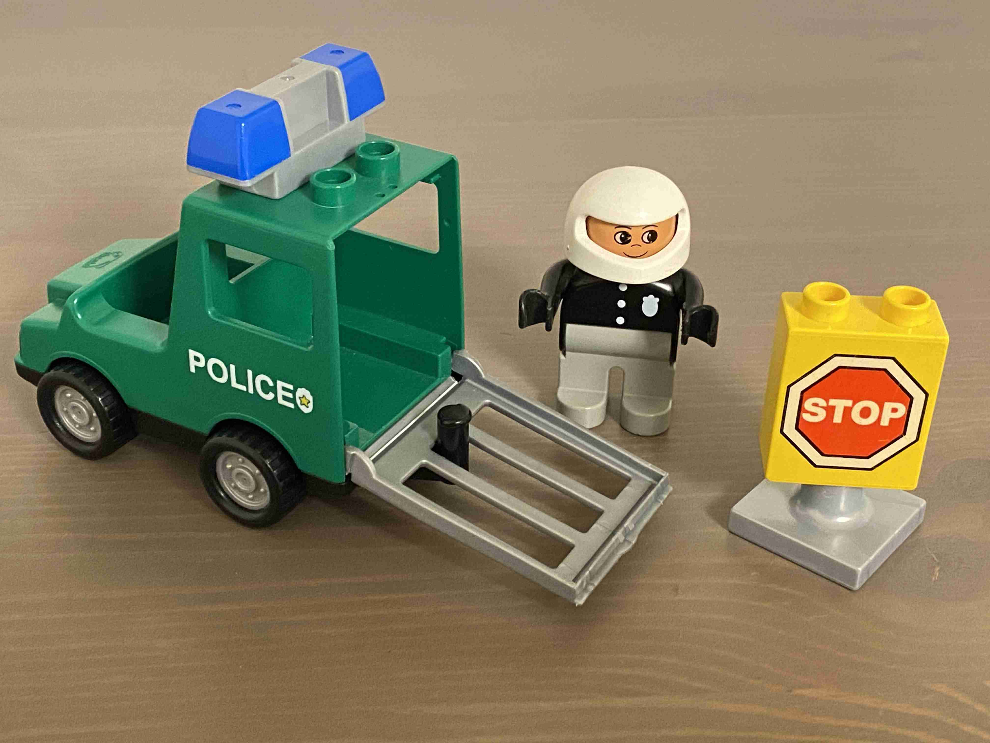 Lego Duplo - Policejní auto / Policie