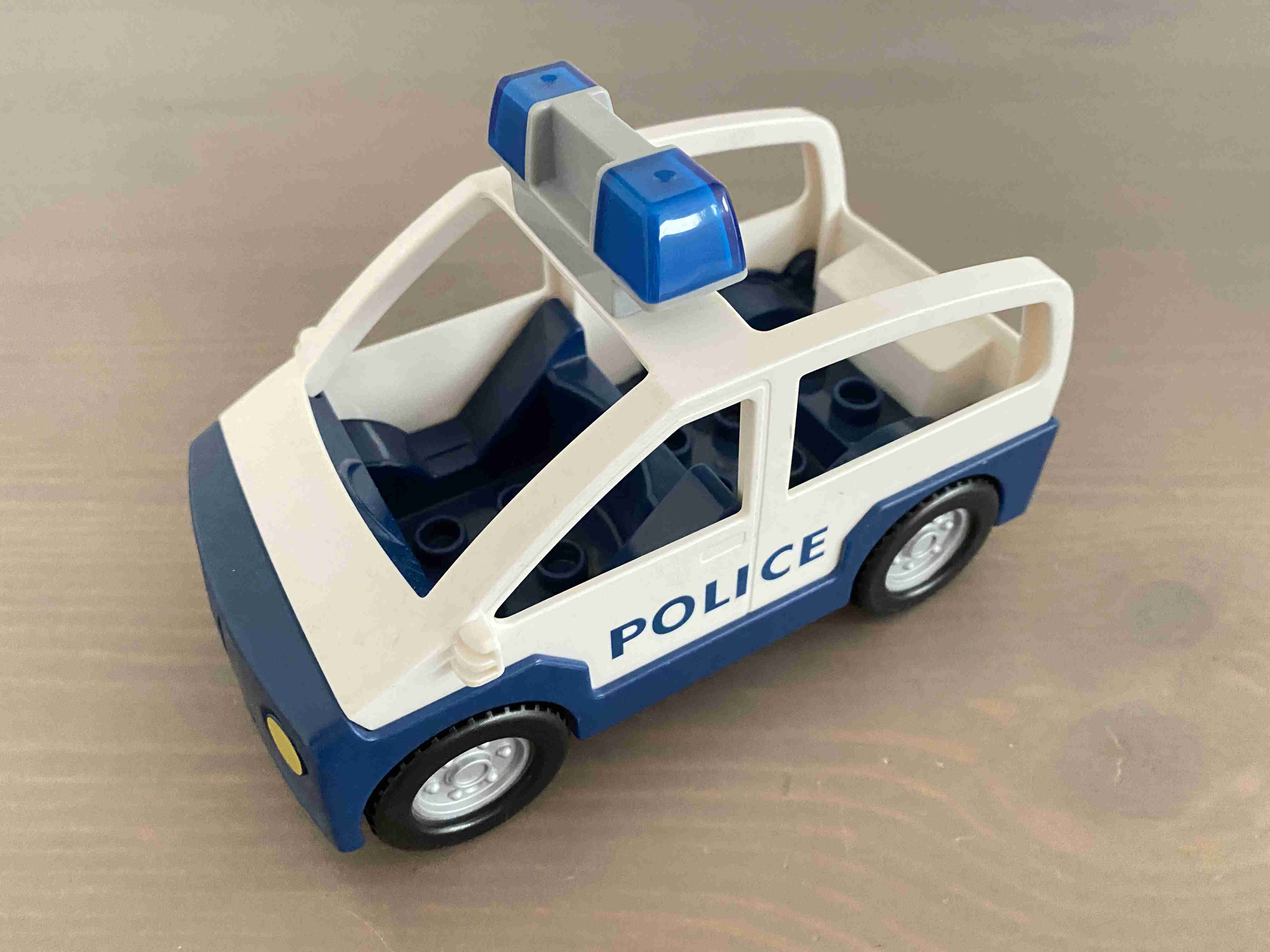 Lego Duplo policejní auto s majáčkem