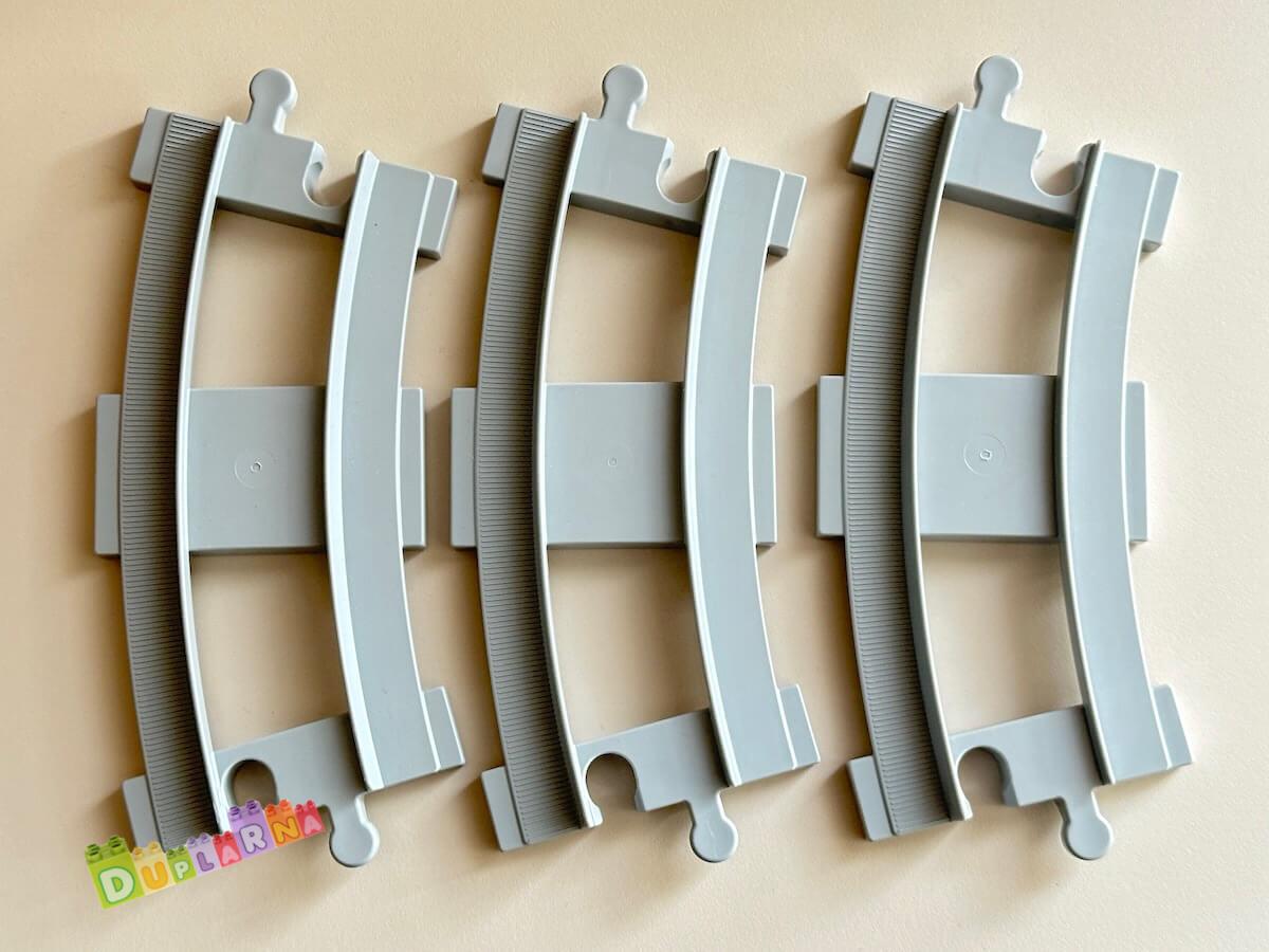 Lego Duplo koleje - zatáčka / zatáčky světle šedá kolej