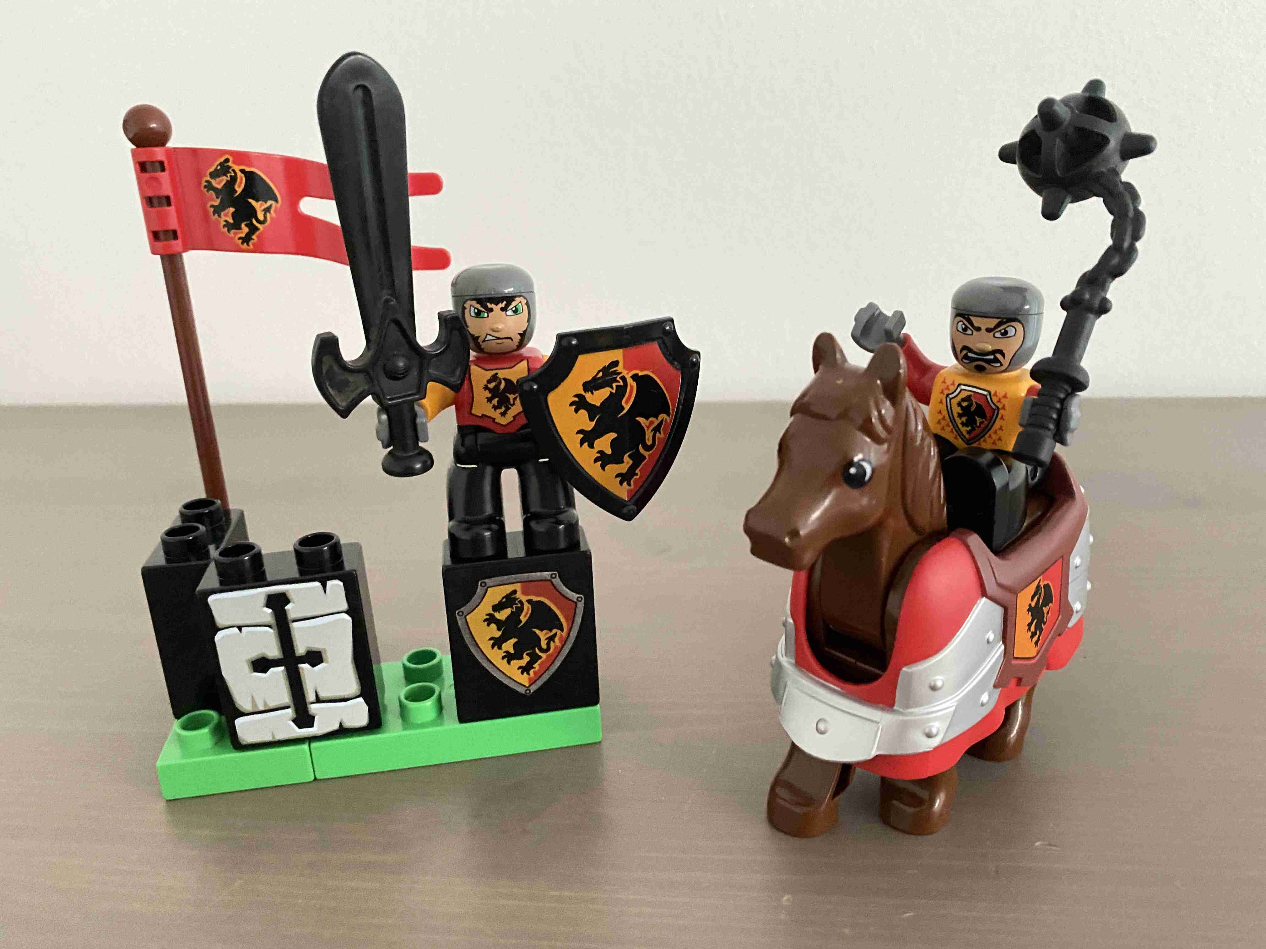 Lego duplo - Hrad - Rytíři a kůň
