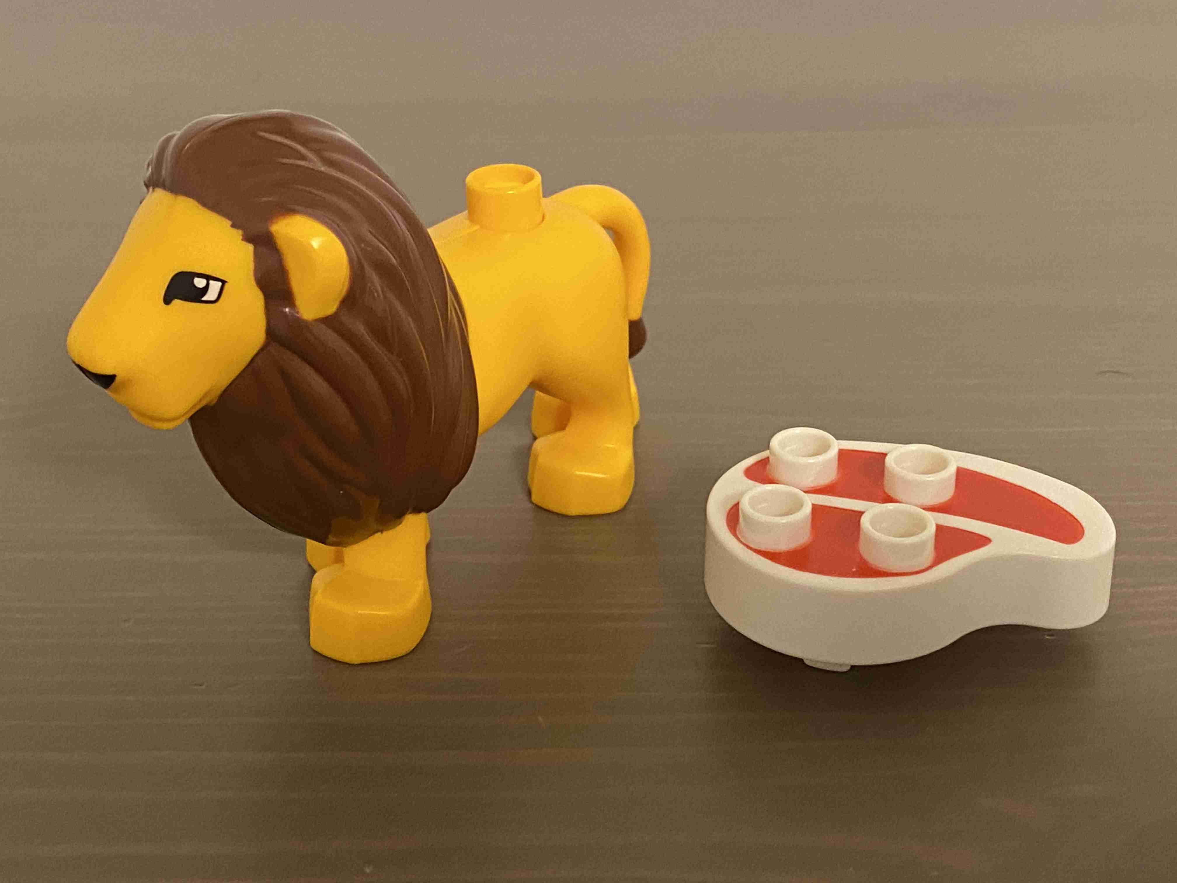 Lego Duplo Lev a maso