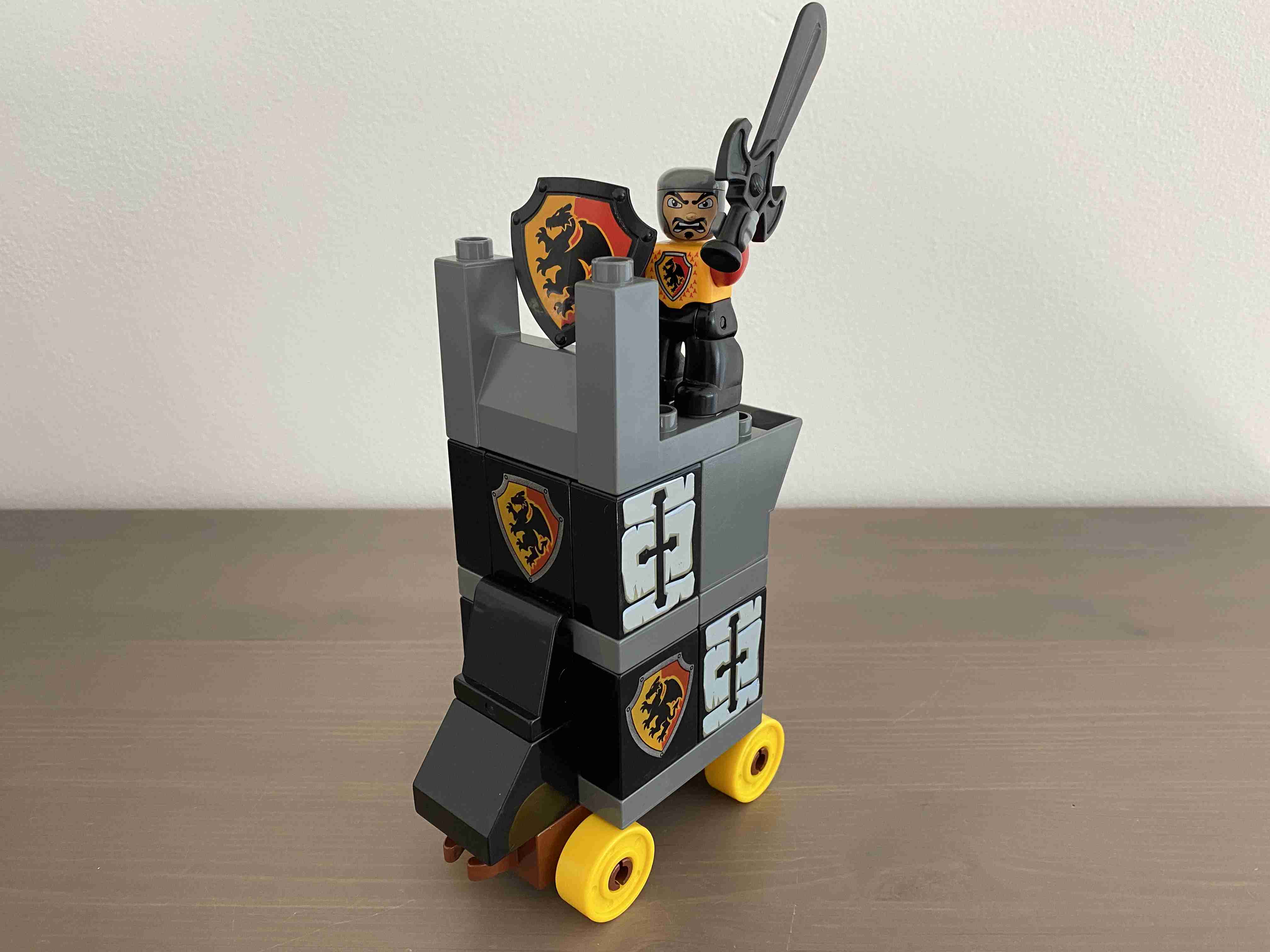 Lego duplo - útočná věž / beranidlo k dobytí hradu