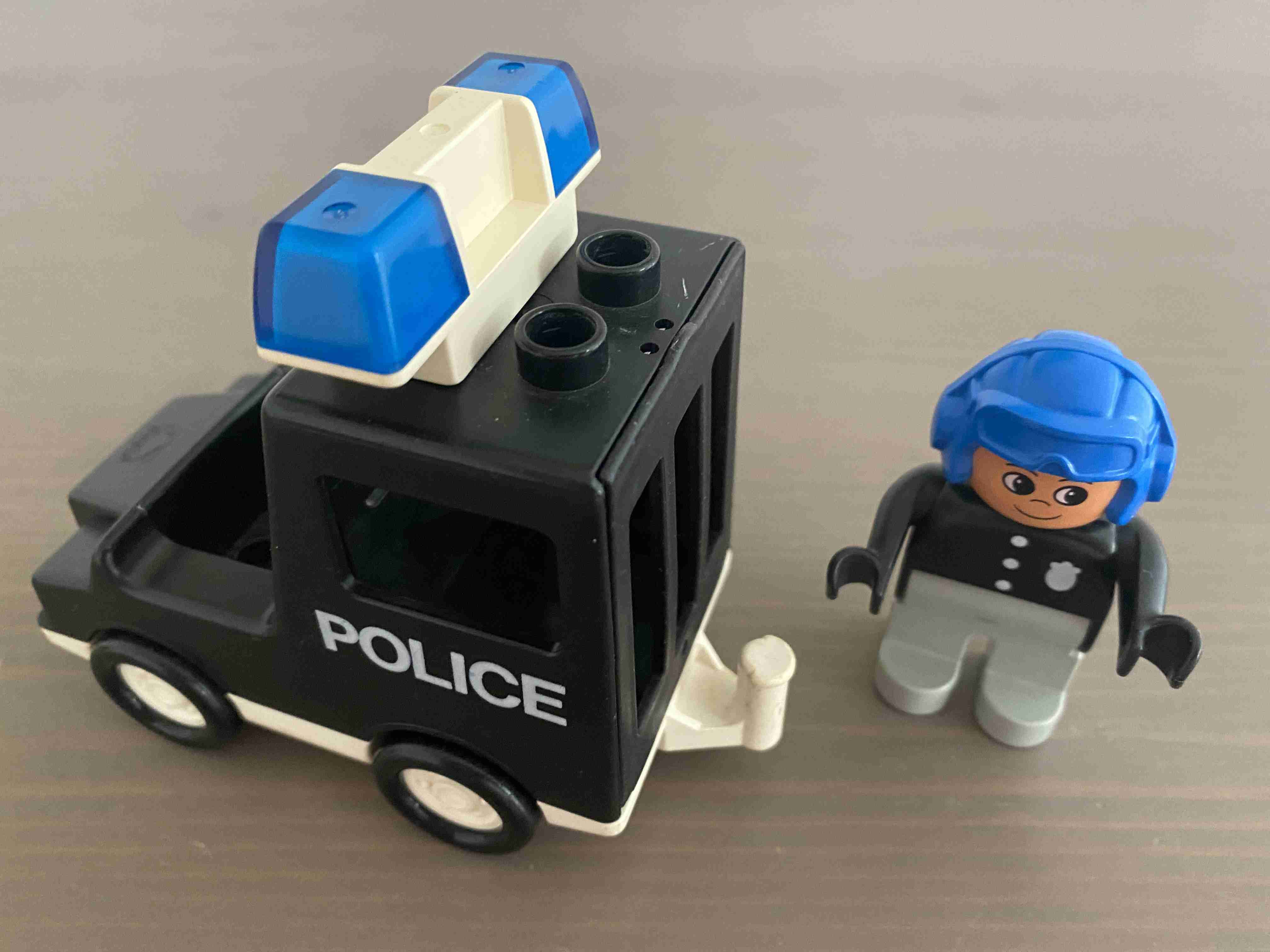 Lego Duplo - Policejní auto / Policie