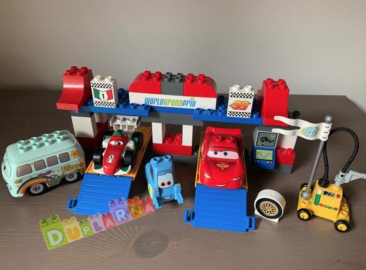Lego Duplo 5829 - Cars - Zastávka v depu 