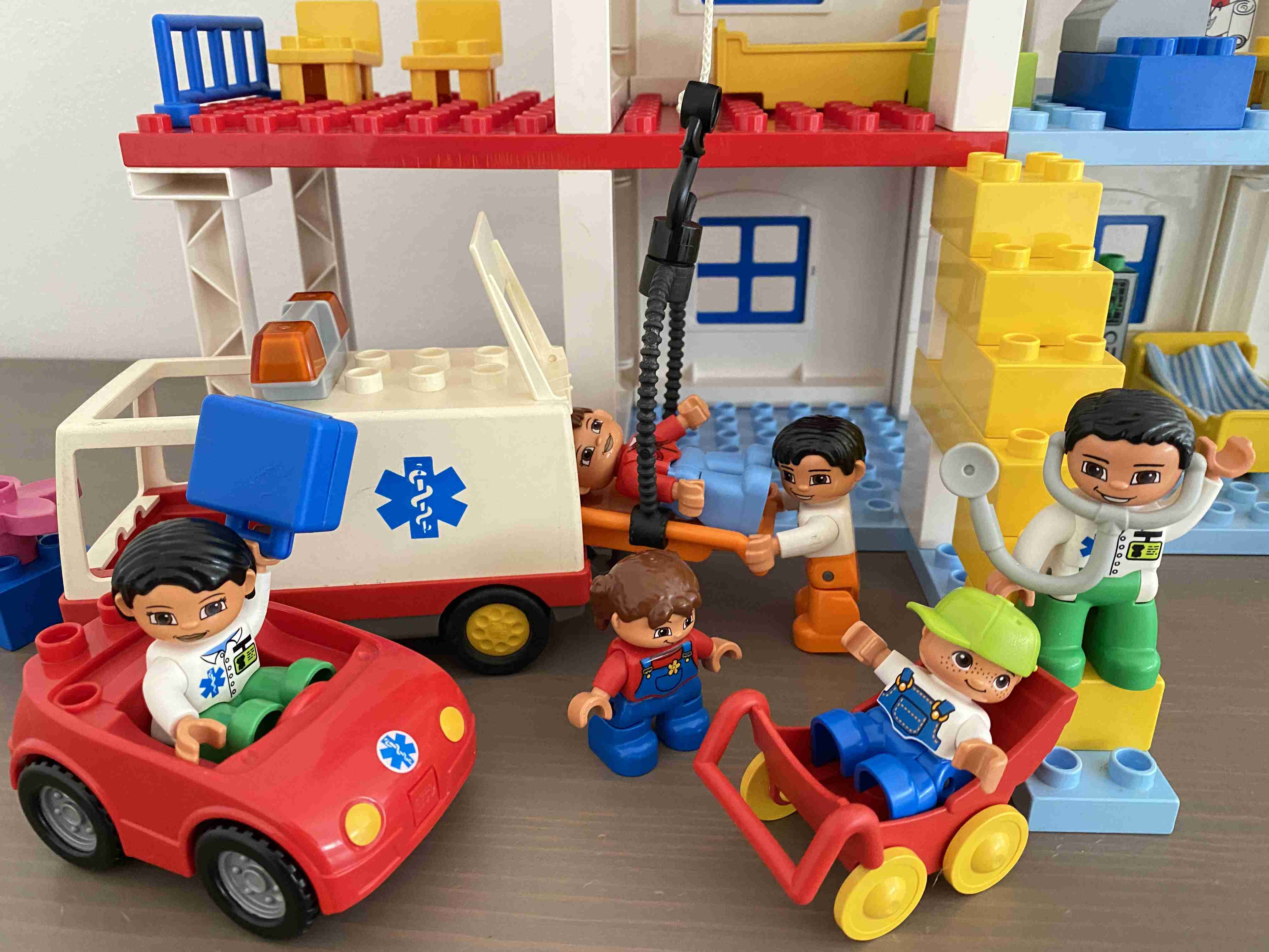 Lego Duplo 5795 - Velká městská nemocnice