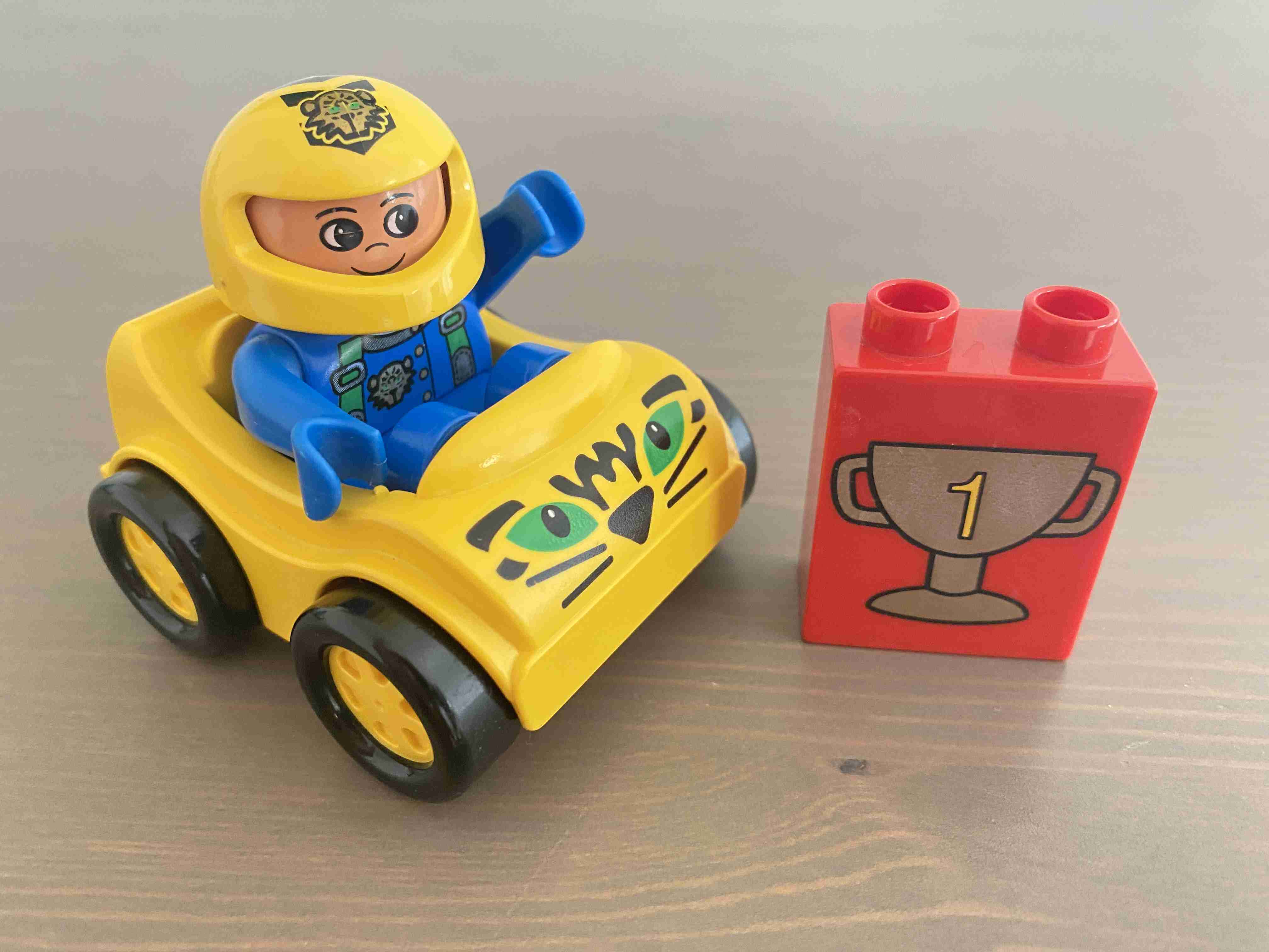 Lego Duplo 1404 - Závodní auto