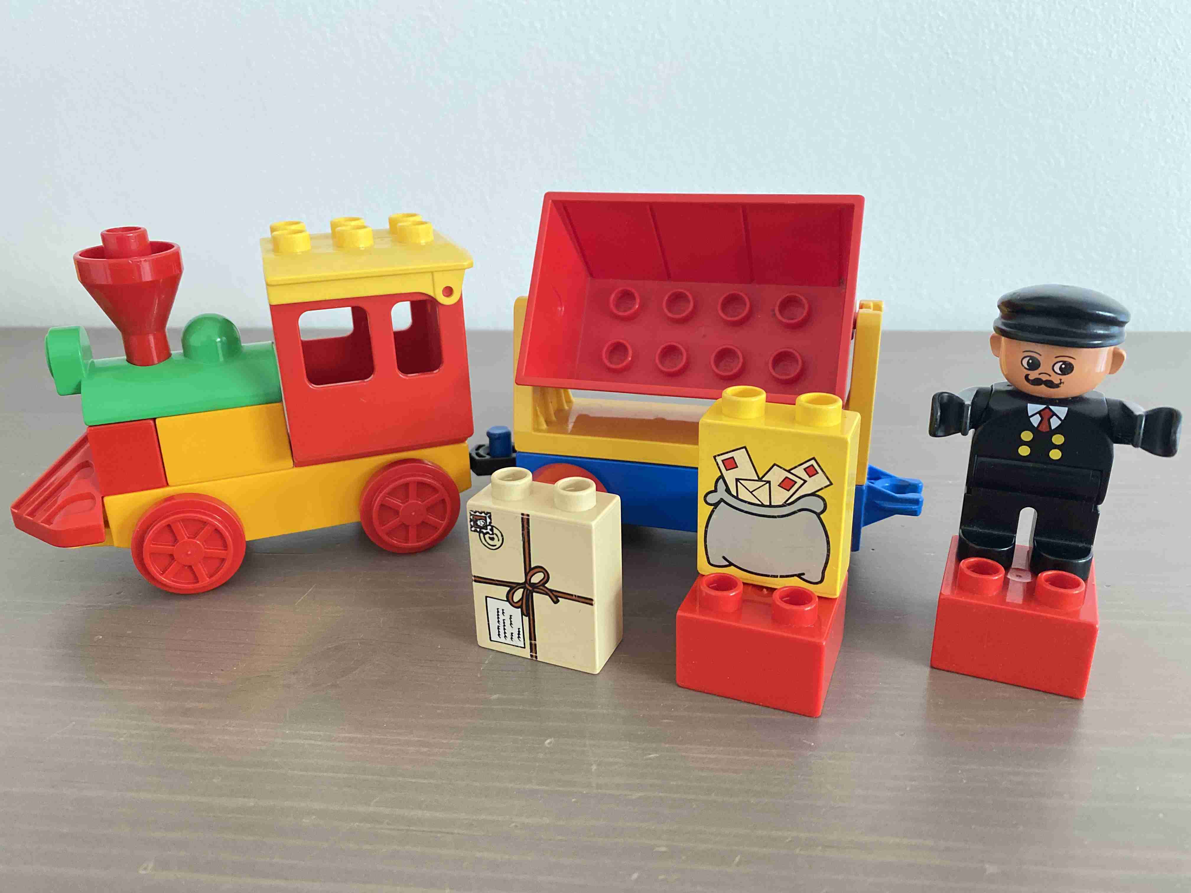 Lego Duplo - Poštovní vláček