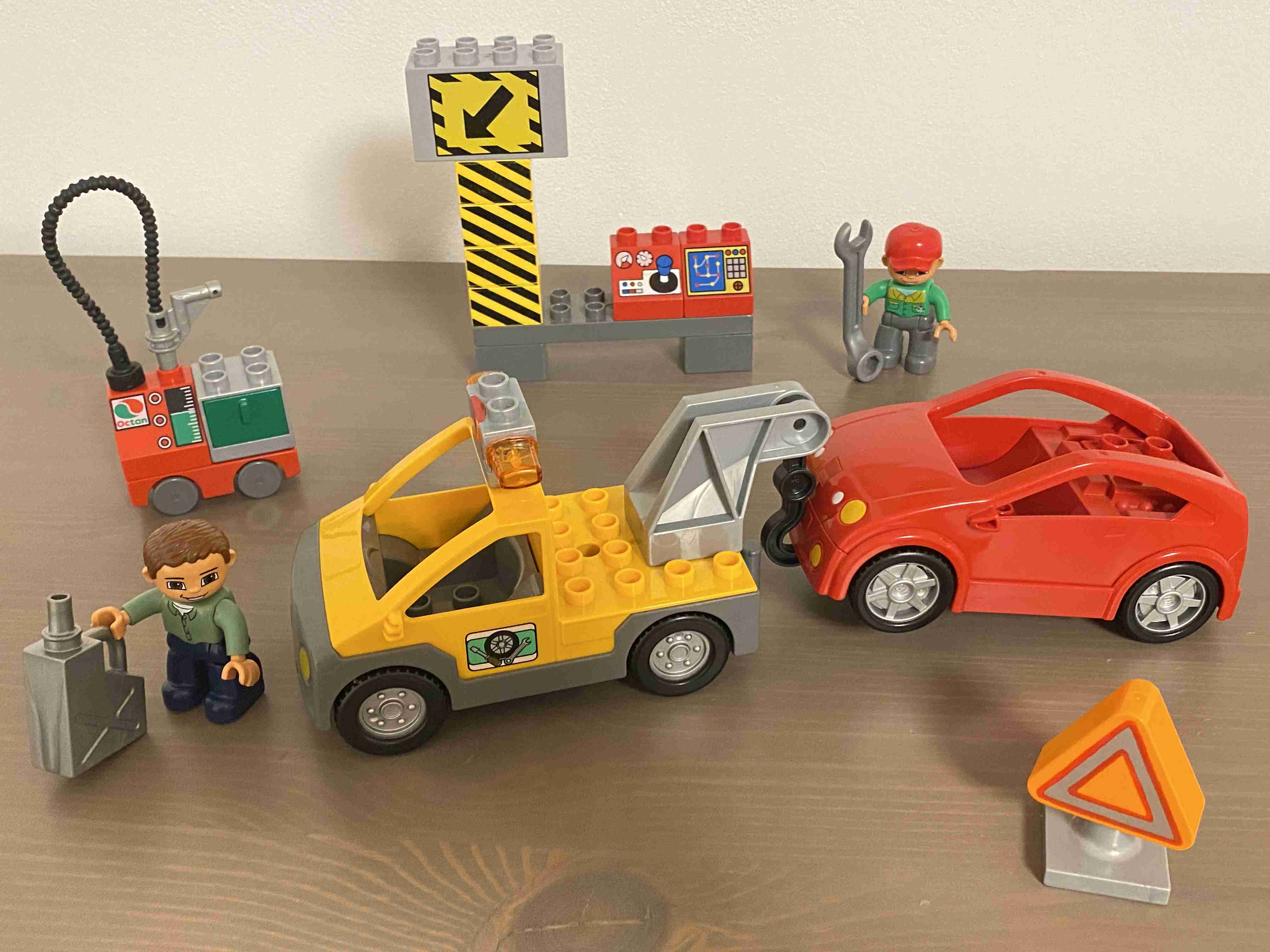 Lego Duplo 4964 - Odtahová služba s majákem