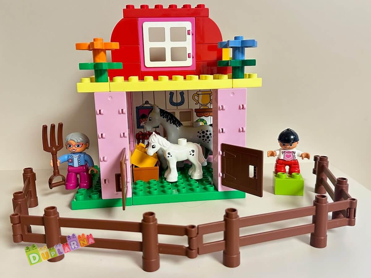 Lego Duplo 10500 - Koňské Stáje / Farma