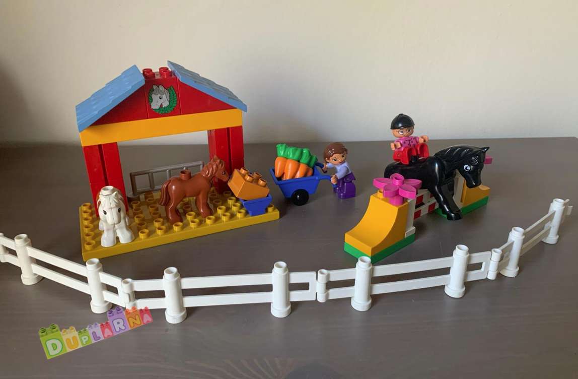 Lego Duplo 4690 - Koňské stáje / Malá farma