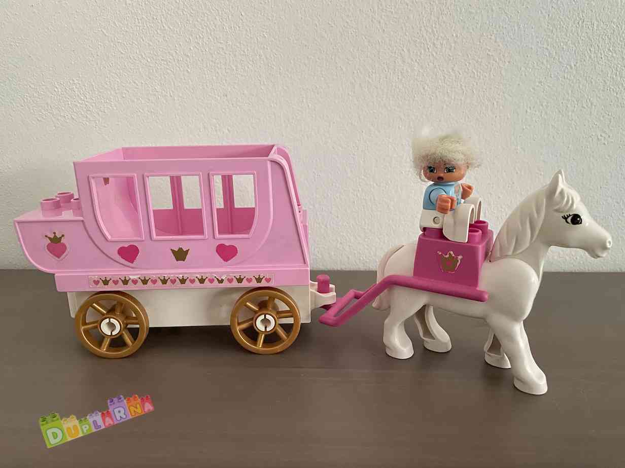 Lego Duplo princezna s kočárem
