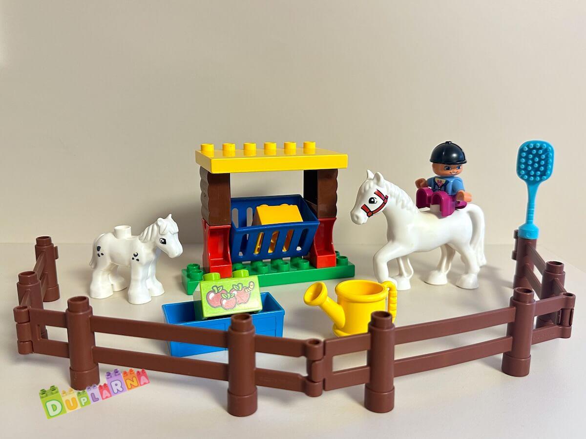 Lego Duplo 10806 - Koňské Stáje / Menší farma