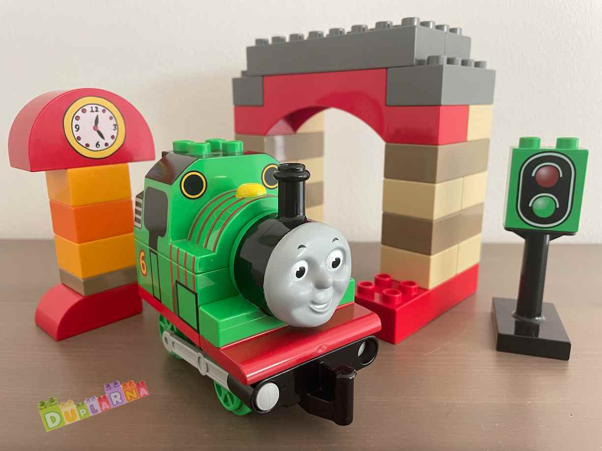 Lego Duplo 5543 - Mašinka Tomáš - Percy v depu
