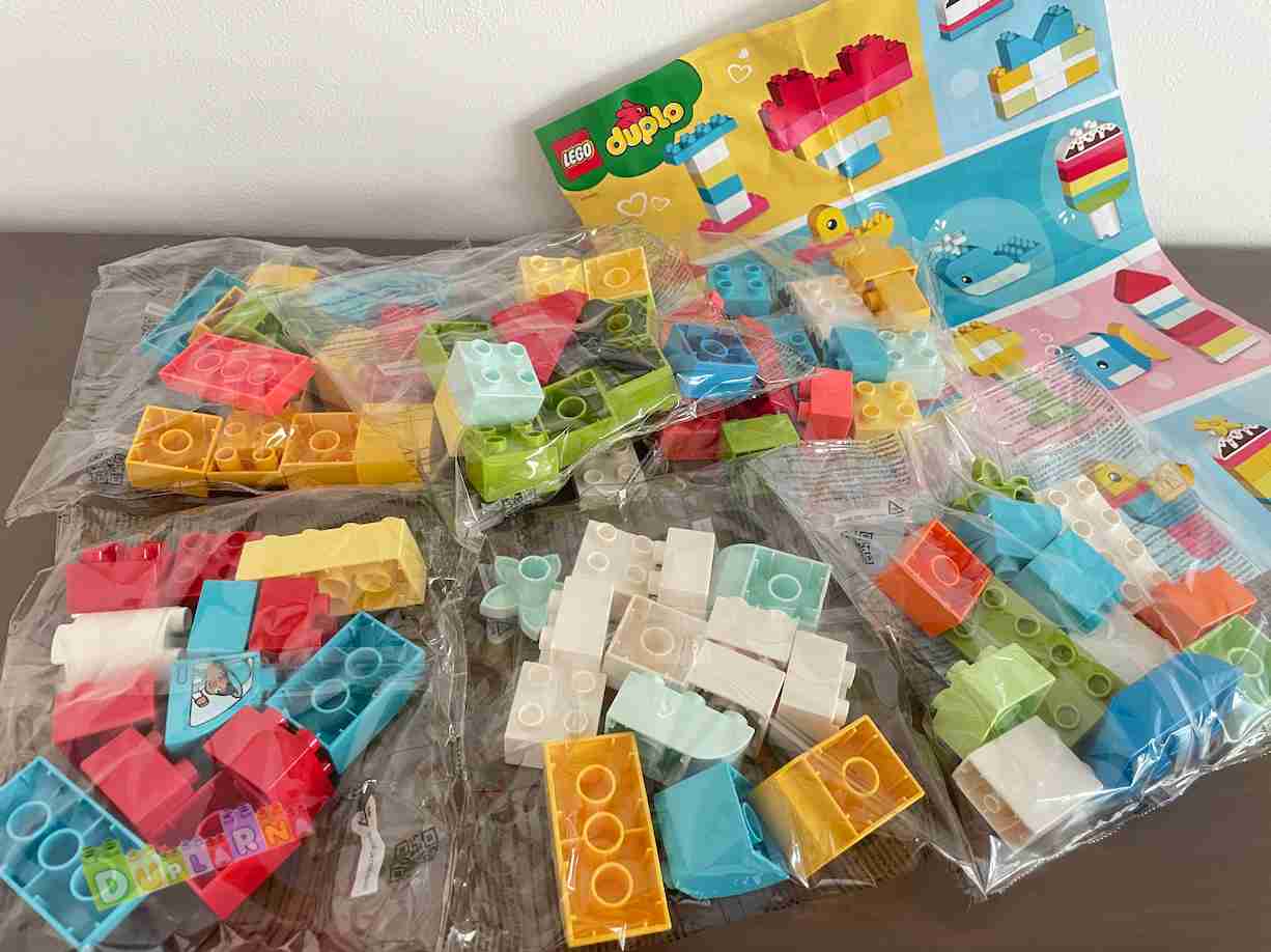Lego Duplo 10909 - Kreativní set kostek - box se srdíčkem