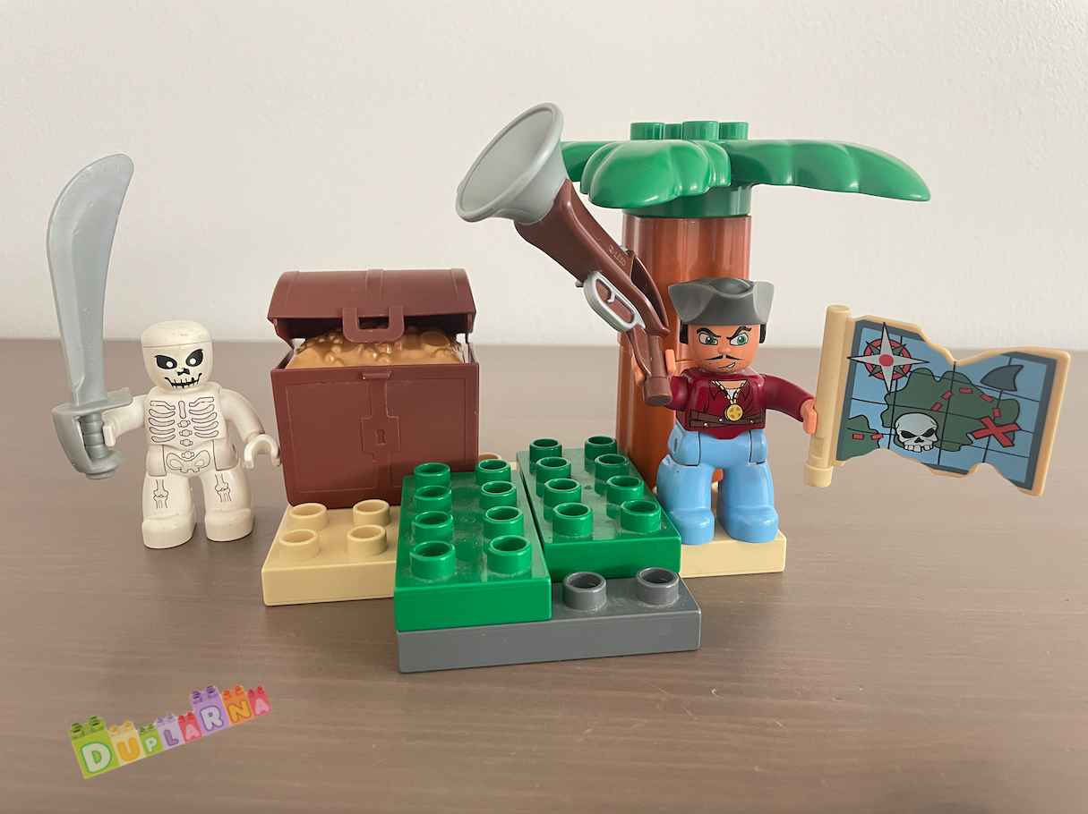 Lego Duplo 7883 - Piráti - Hon za pokladem - kostlivec a pirát