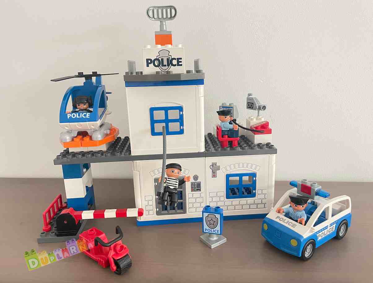 Lego Duplo 4965 - Policejní stanice s vrtulníkem / policie