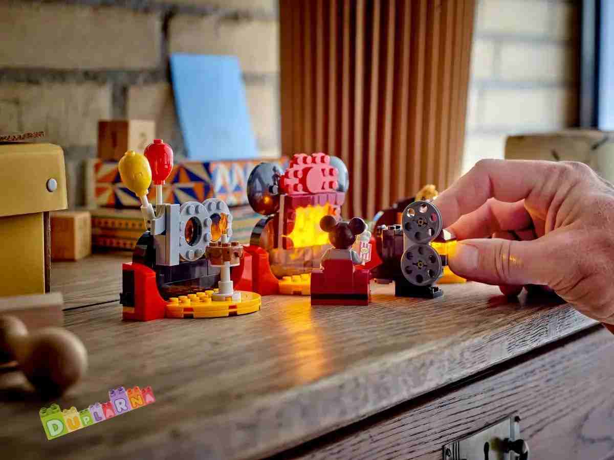 Lego Disney VIP 40600 - Oslava 100 let studia Disney