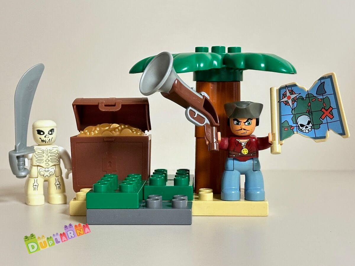 Lego Duplo 7883 - Piráti - Hon za pokladem - kostlivec a pirát 
