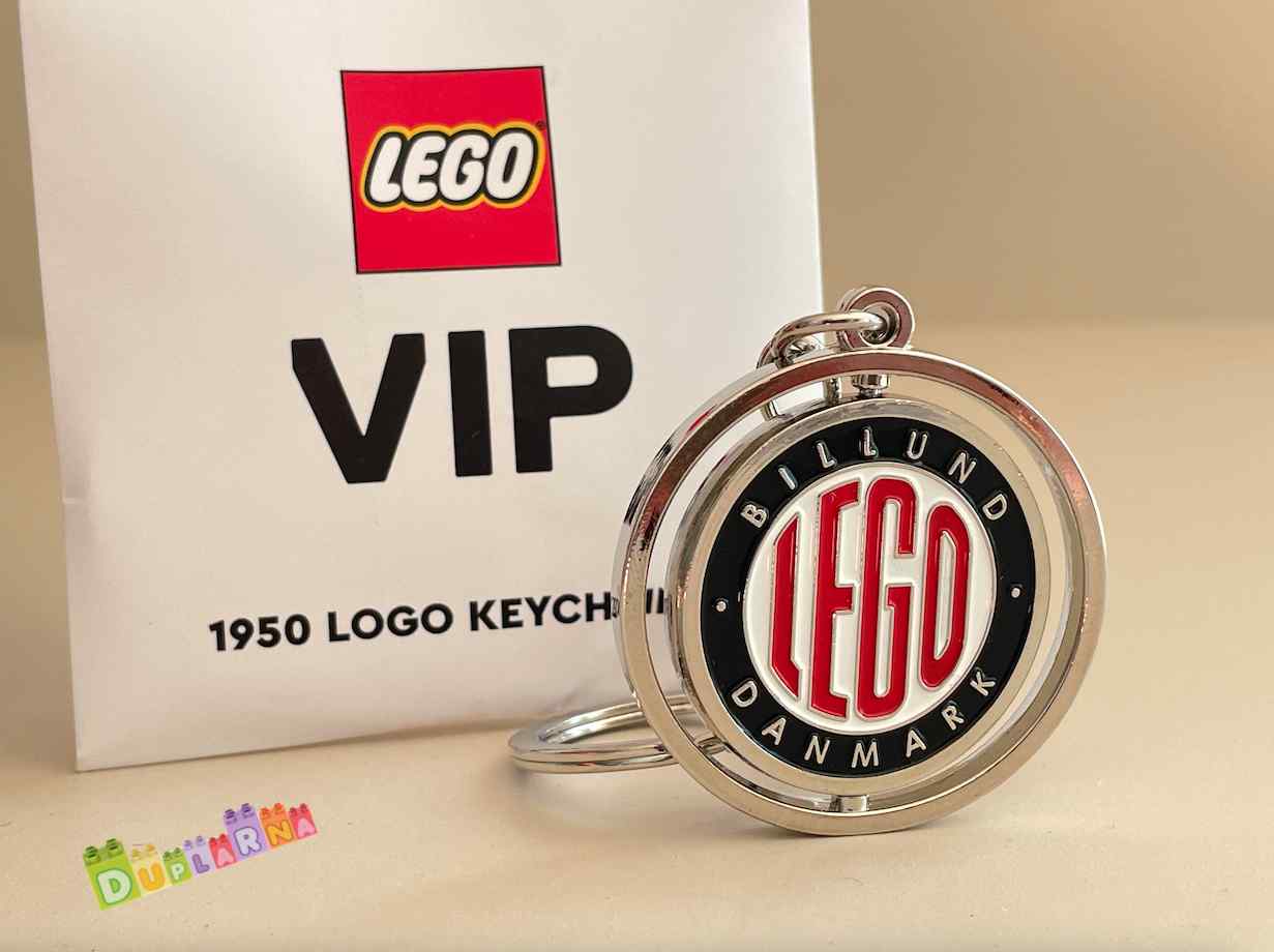 Lego 5007093 klíčenka - RETRO SPINNING KEYCHAIN 1950