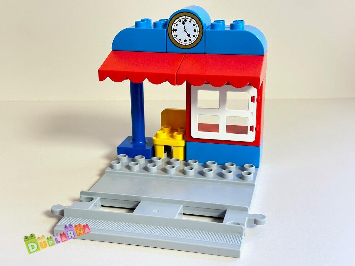 Lego Duplo zastávka / stanice / koleje