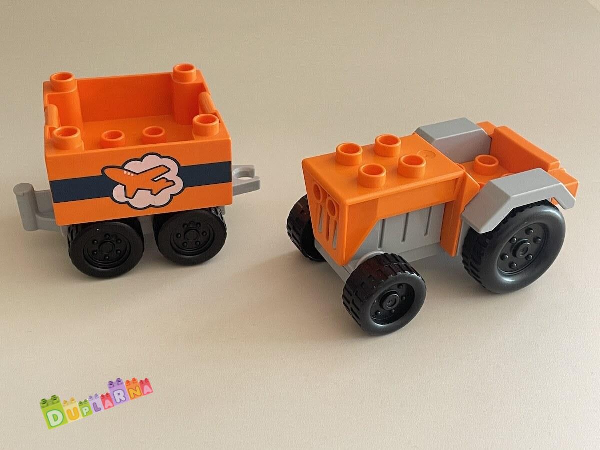 Lego Duplo - Traktor oranžový s vozíkem z letiště
