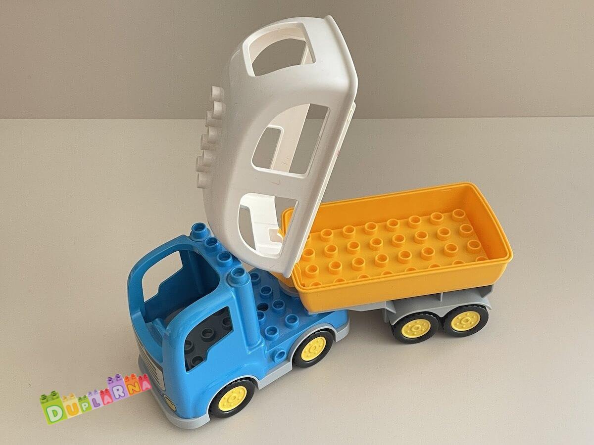 Lego Duplo - Auto a přívěs / Karavan