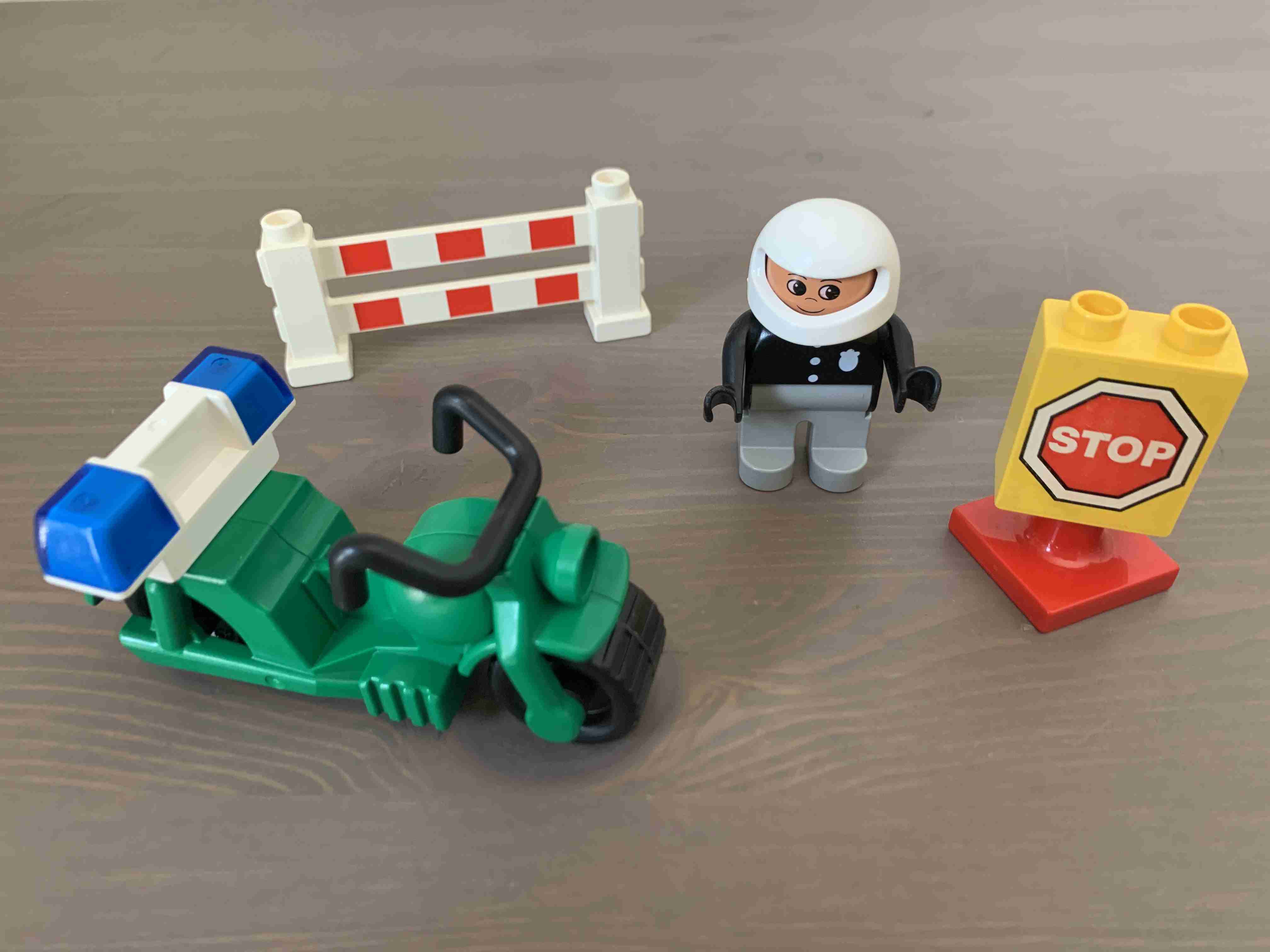 Lego Duplo 2971 - Policejní motorka