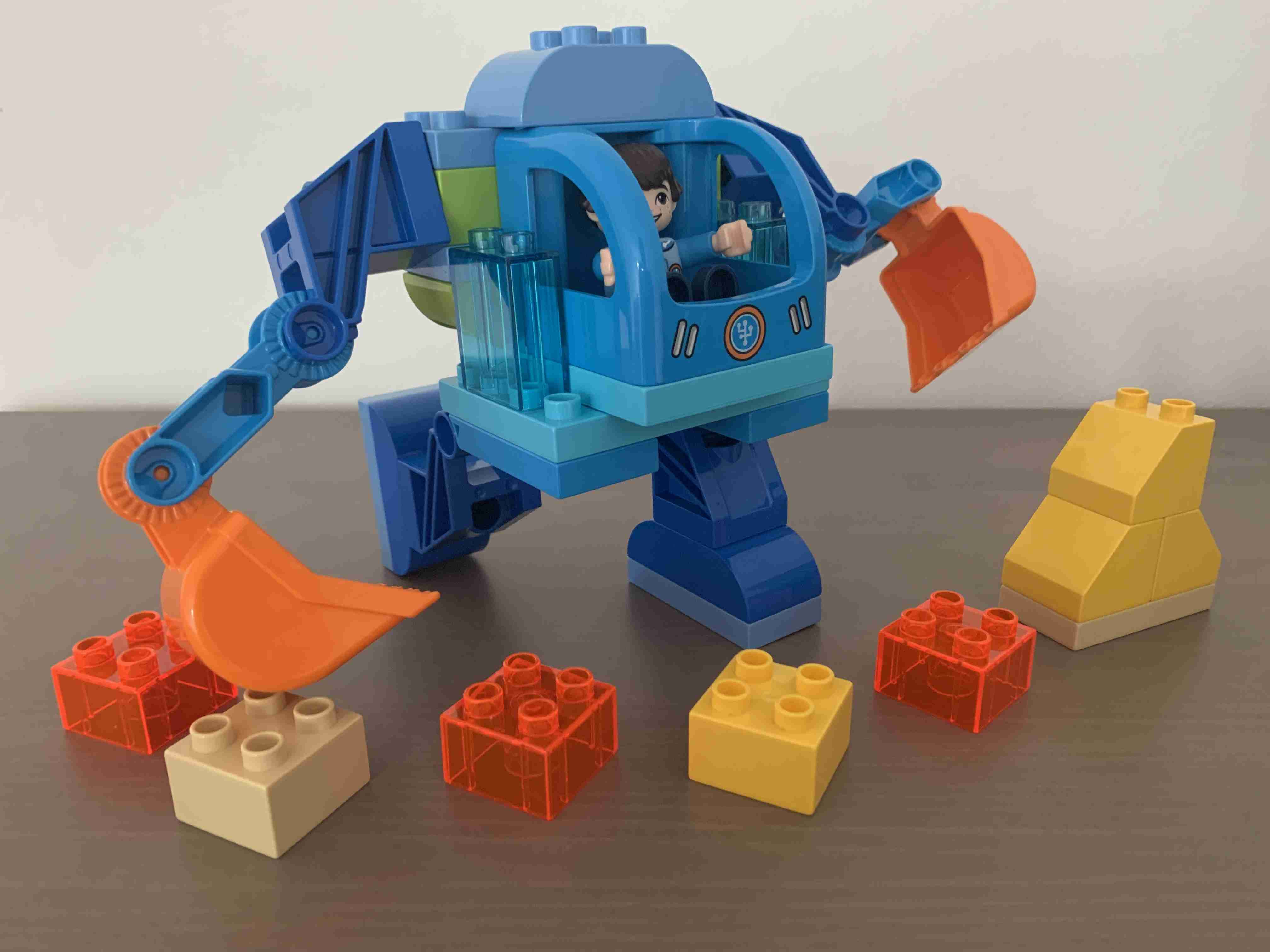 Lego Duplo 10825 - Milesův oblek Exo-Flex ( Bagr )