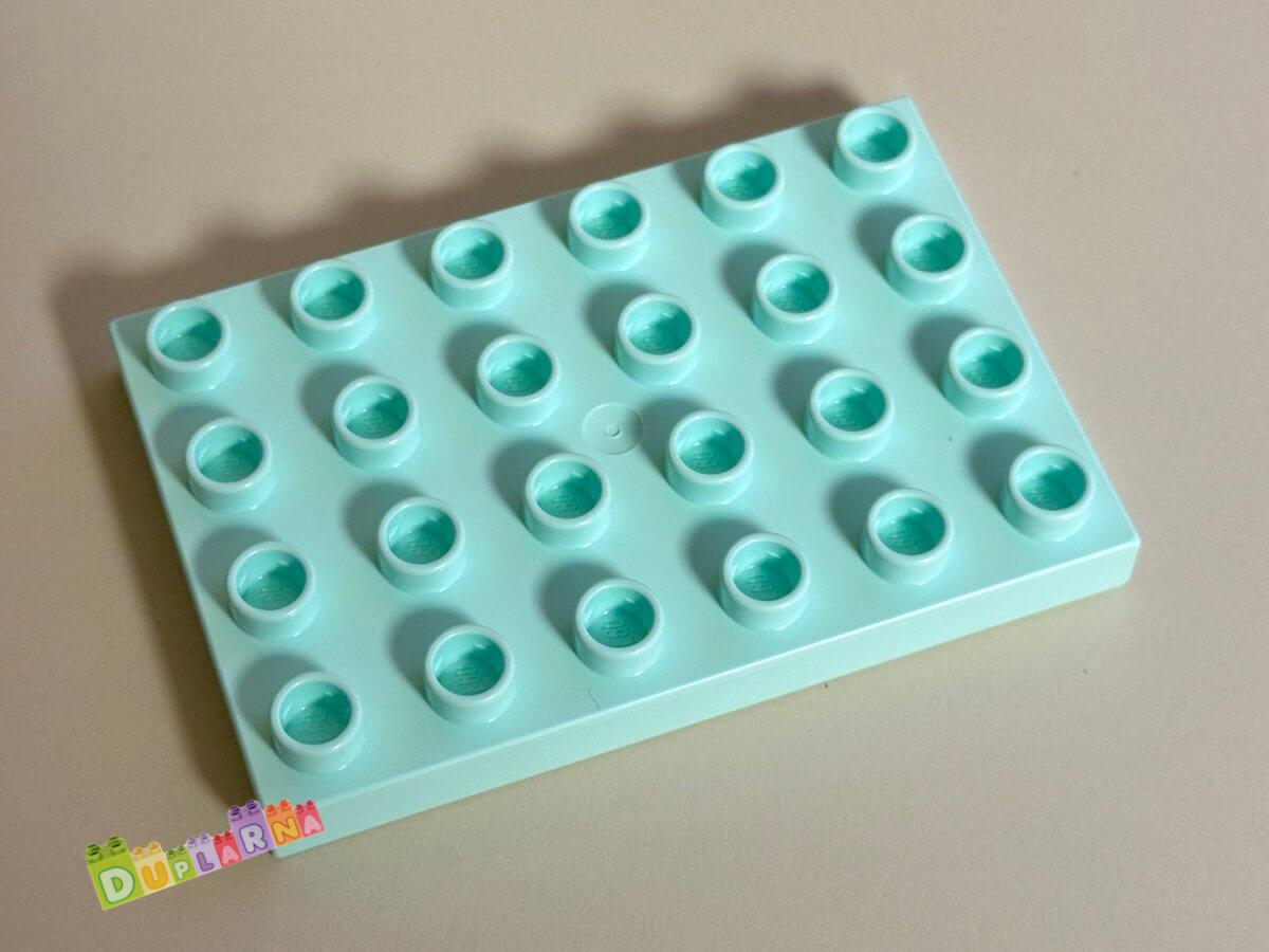 Lego Duplo - deska / podložka - kostky 4x6 světle modrá