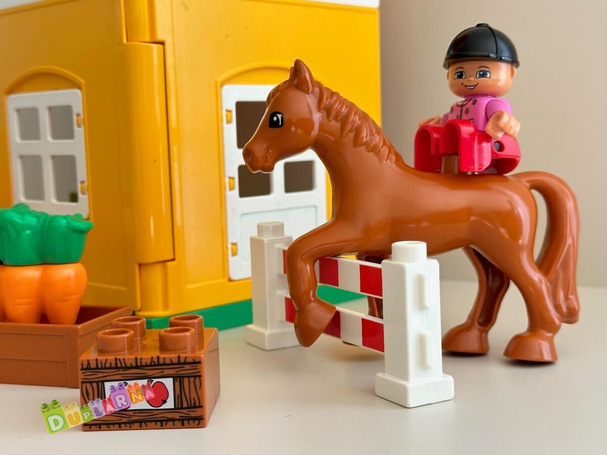 Lego Duplo 4974 - Koňské stáje / Farma
