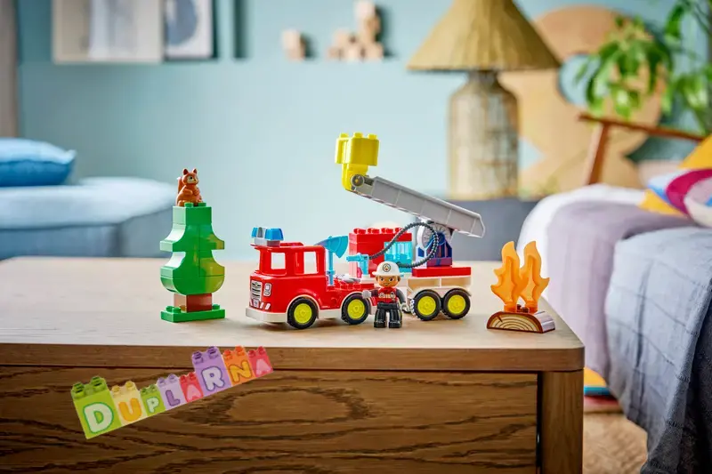 Lego Duplo 10473 - Hasičské auto s hadicí a hasičem