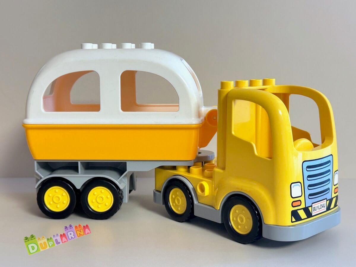 Lego Duplo - Auto a přívěs / Karavan