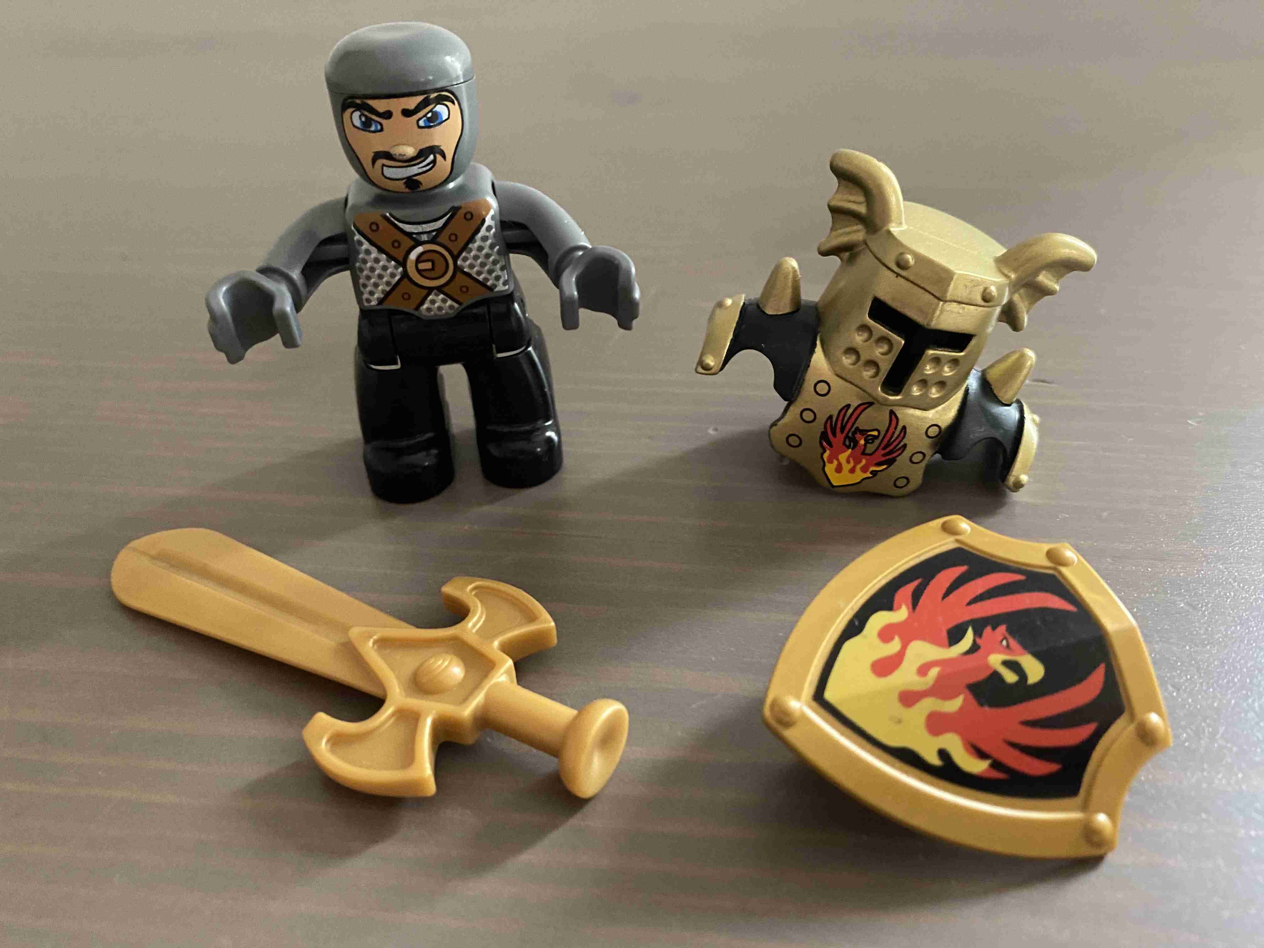 Lego Duplo Rytíř - zlatý meč